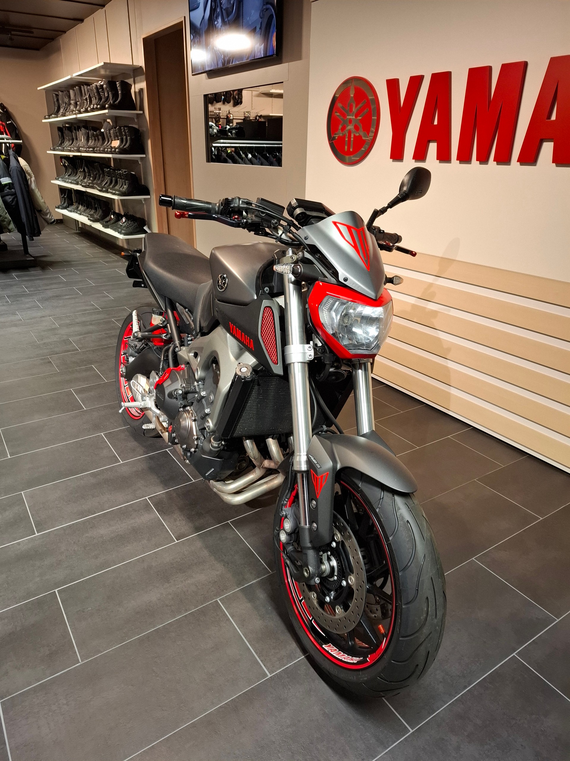YAMAHA MT-09 ABS-image-2