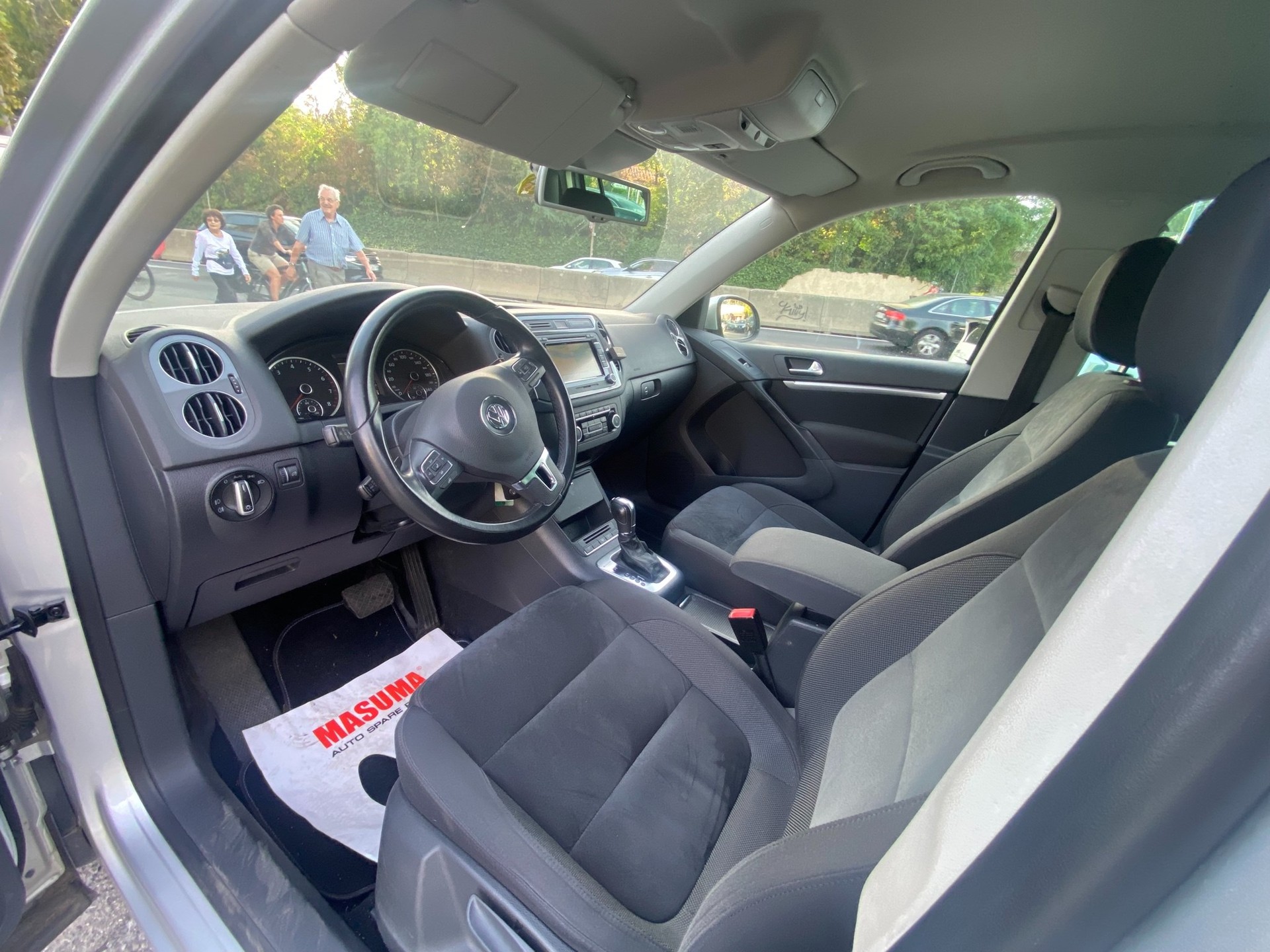 VW Tiguan 2.0 TSI Sport&Style 4Motion DSG-image-9