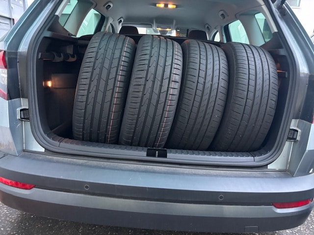 SKODA Karoq 1.0 TSI Ambition DSG ,115 PS-image-9