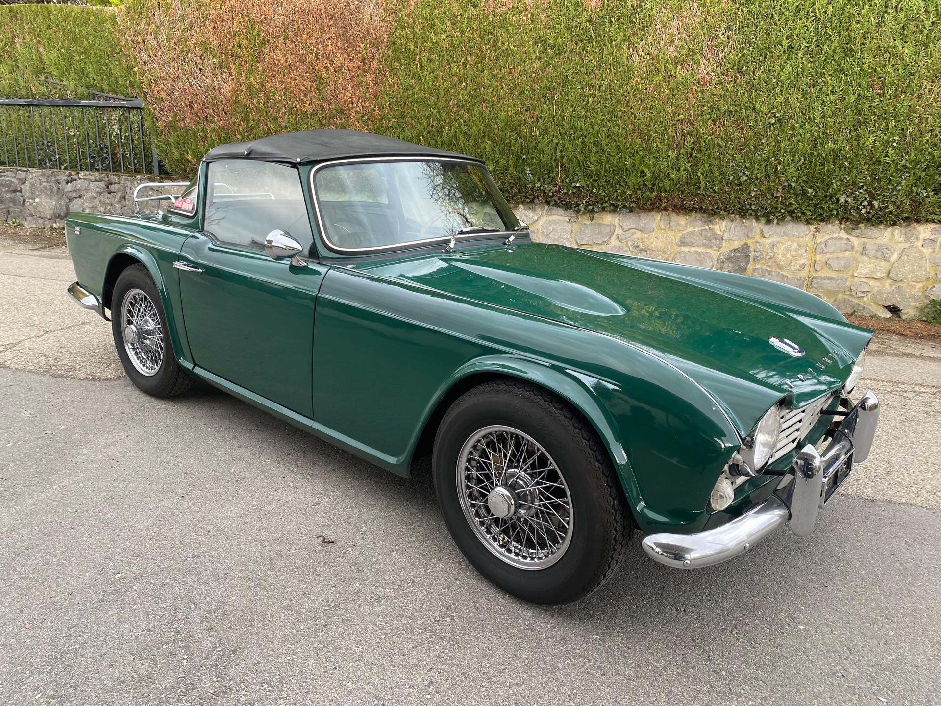 TRIUMPH TR4 avec Surrey Top - Expertisée vétéran