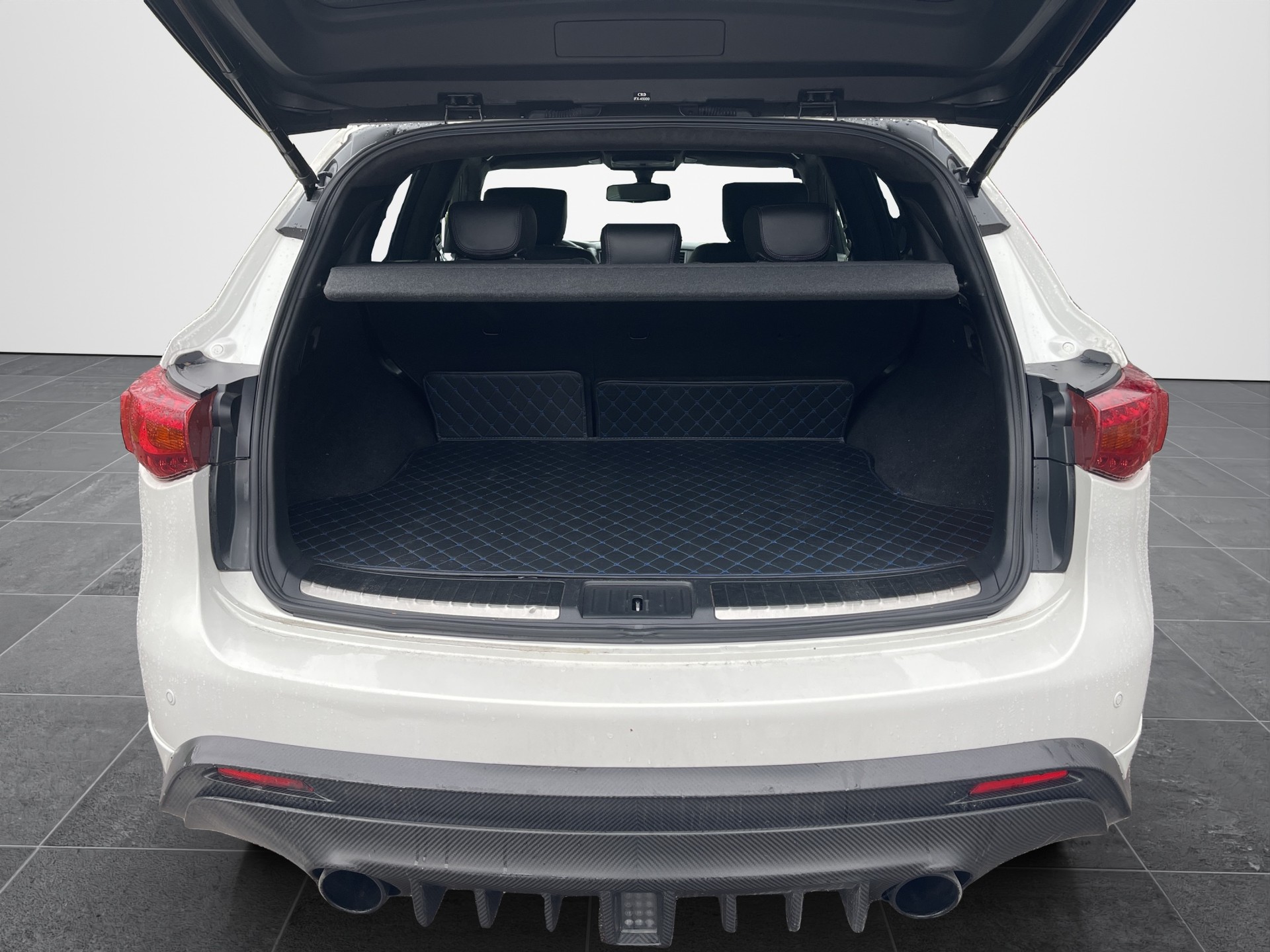 INFINITI FX50 S Vettel Edition AWD Automatic-image-9