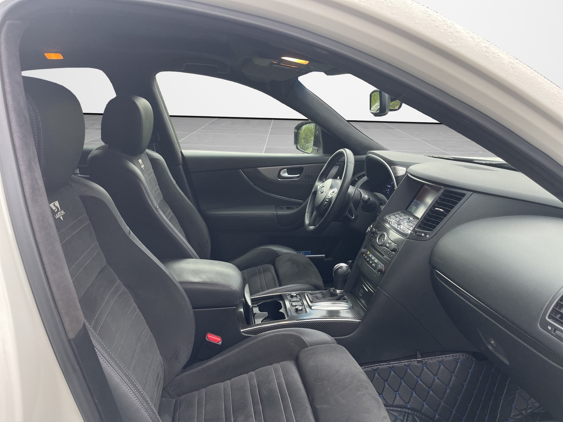 INFINITI FX50 S Vettel Edition AWD Automatic-image-8