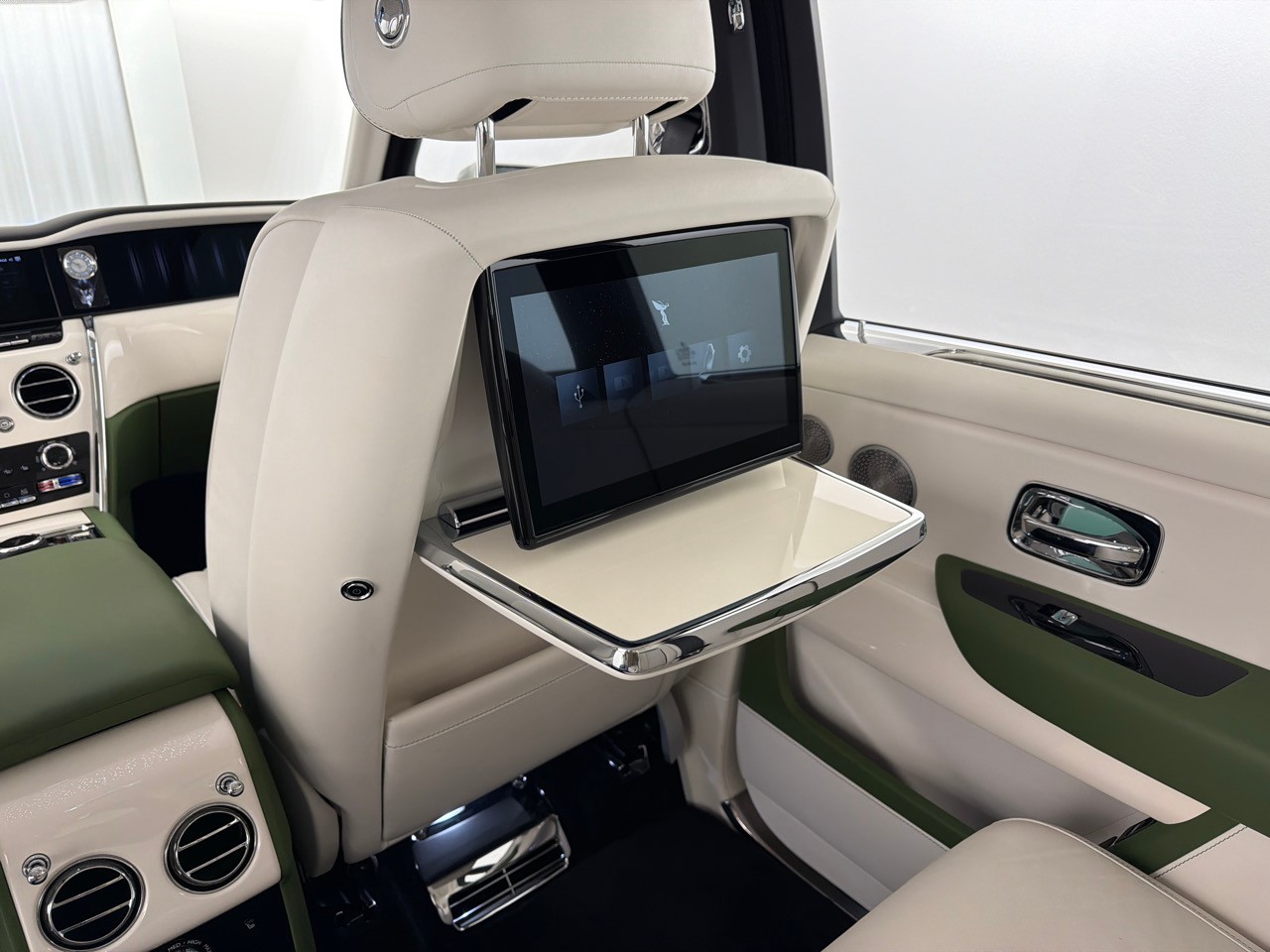 ROLLS-ROYCE Cullinan 6.7 V12-image-8