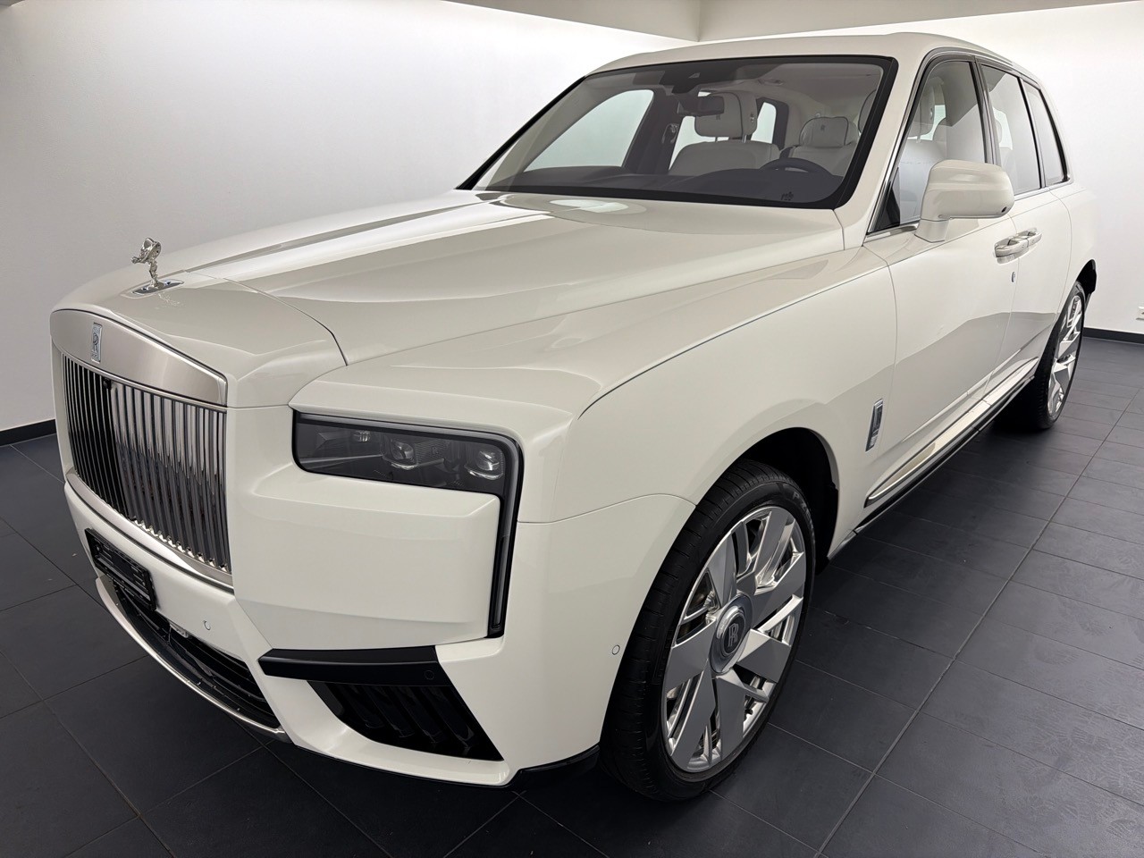 ROLLS-ROYCE Cullinan 6.7 V12