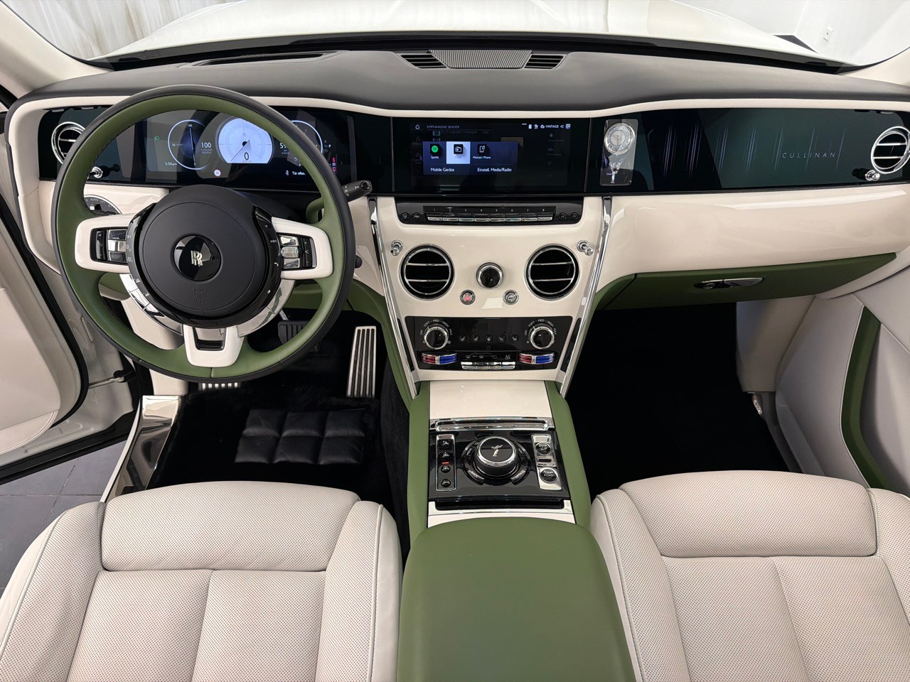 ROLLS-ROYCE Cullinan 6.7 V12-image-7