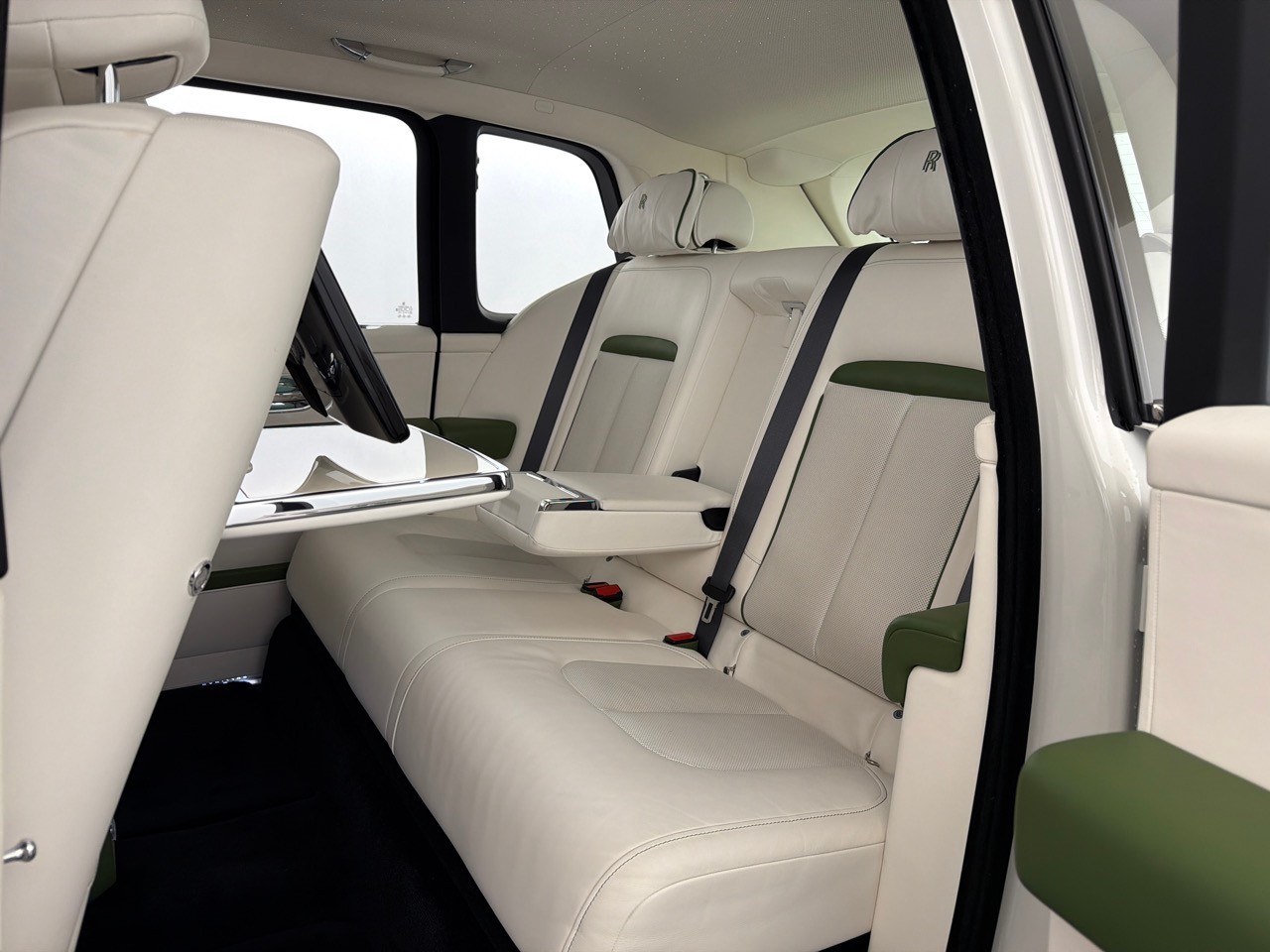 ROLLS-ROYCE Cullinan 6.7 V12-image-6