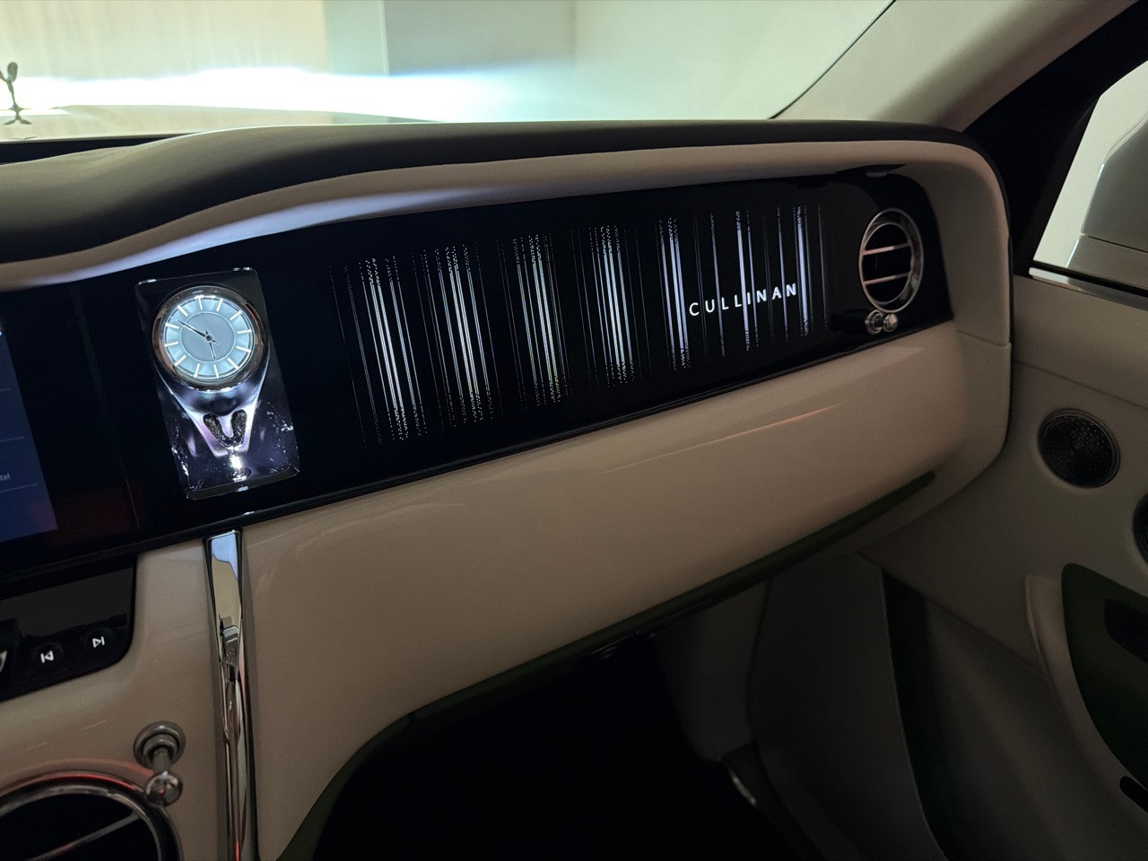 ROLLS-ROYCE Cullinan 6.7 V12-image-10