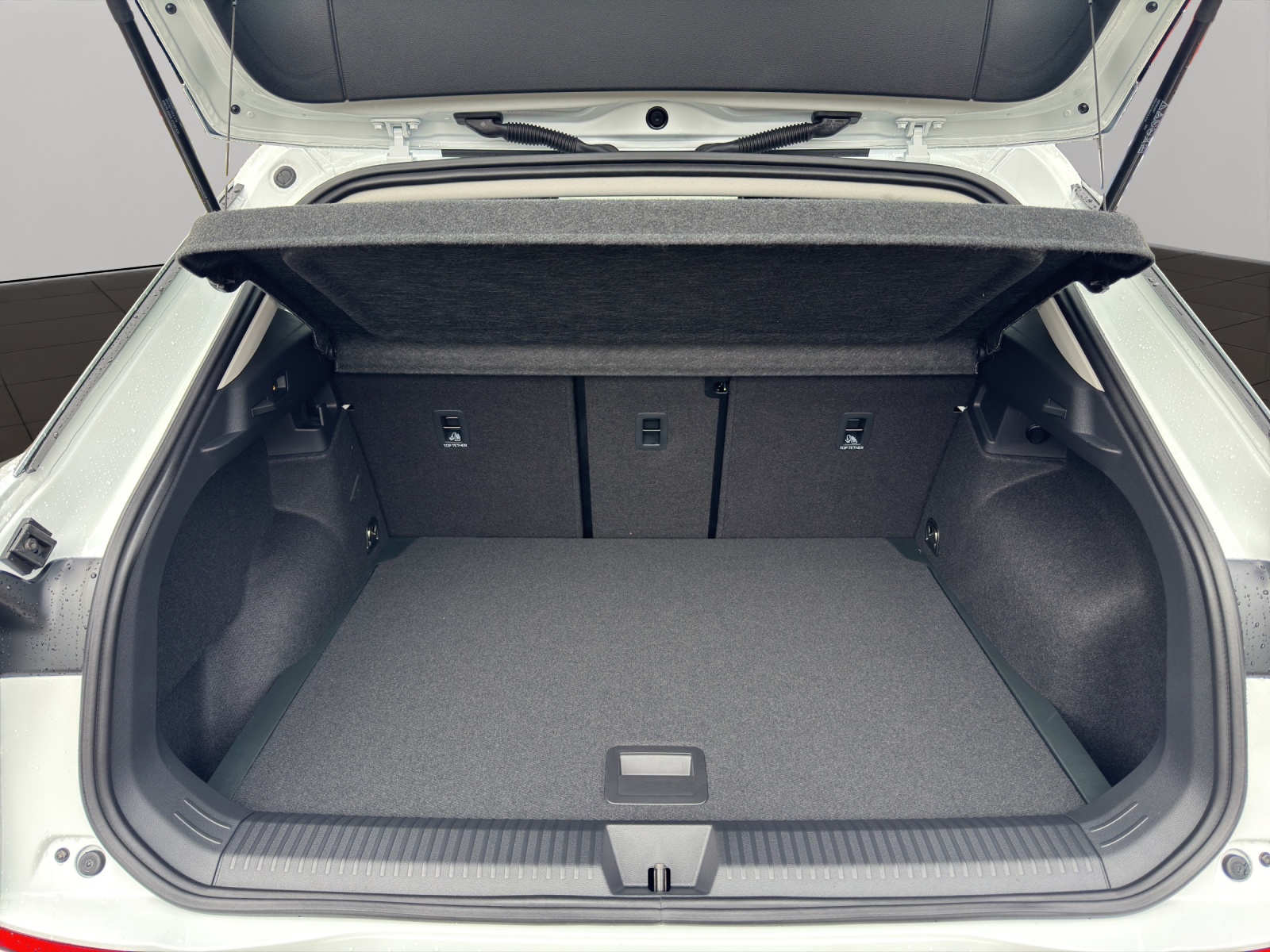 VW T-Roc 1.5 eTSI mHEV Life DSG-image-5