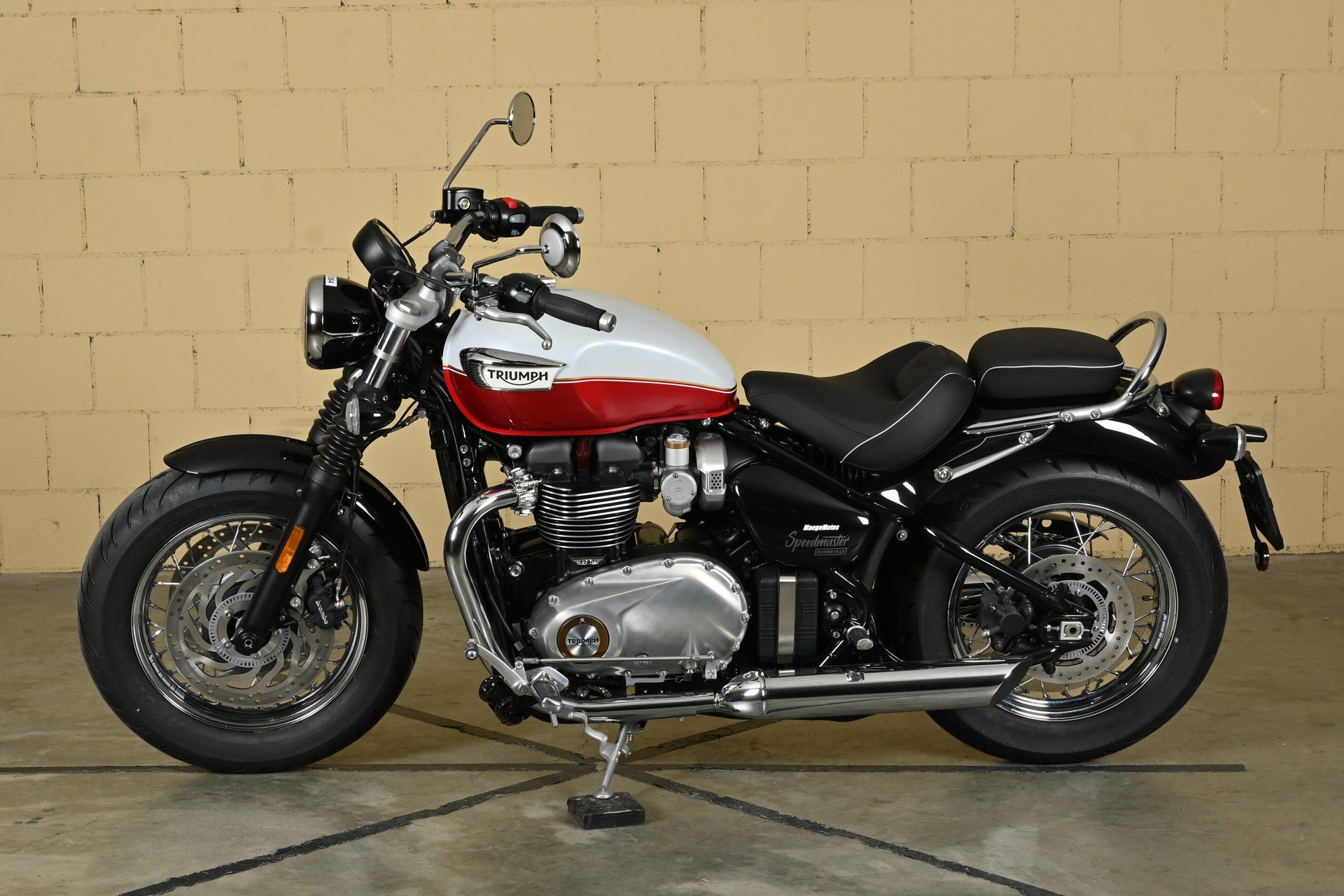 TRIUMPH Speedmaster-image-3