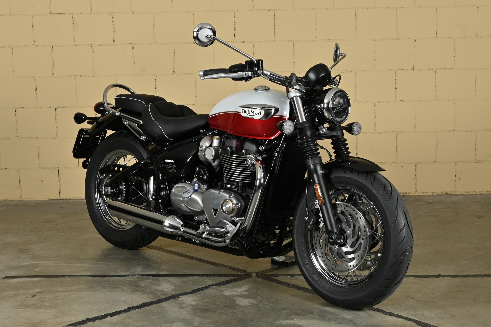 TRIUMPH Speedmaster-image-1