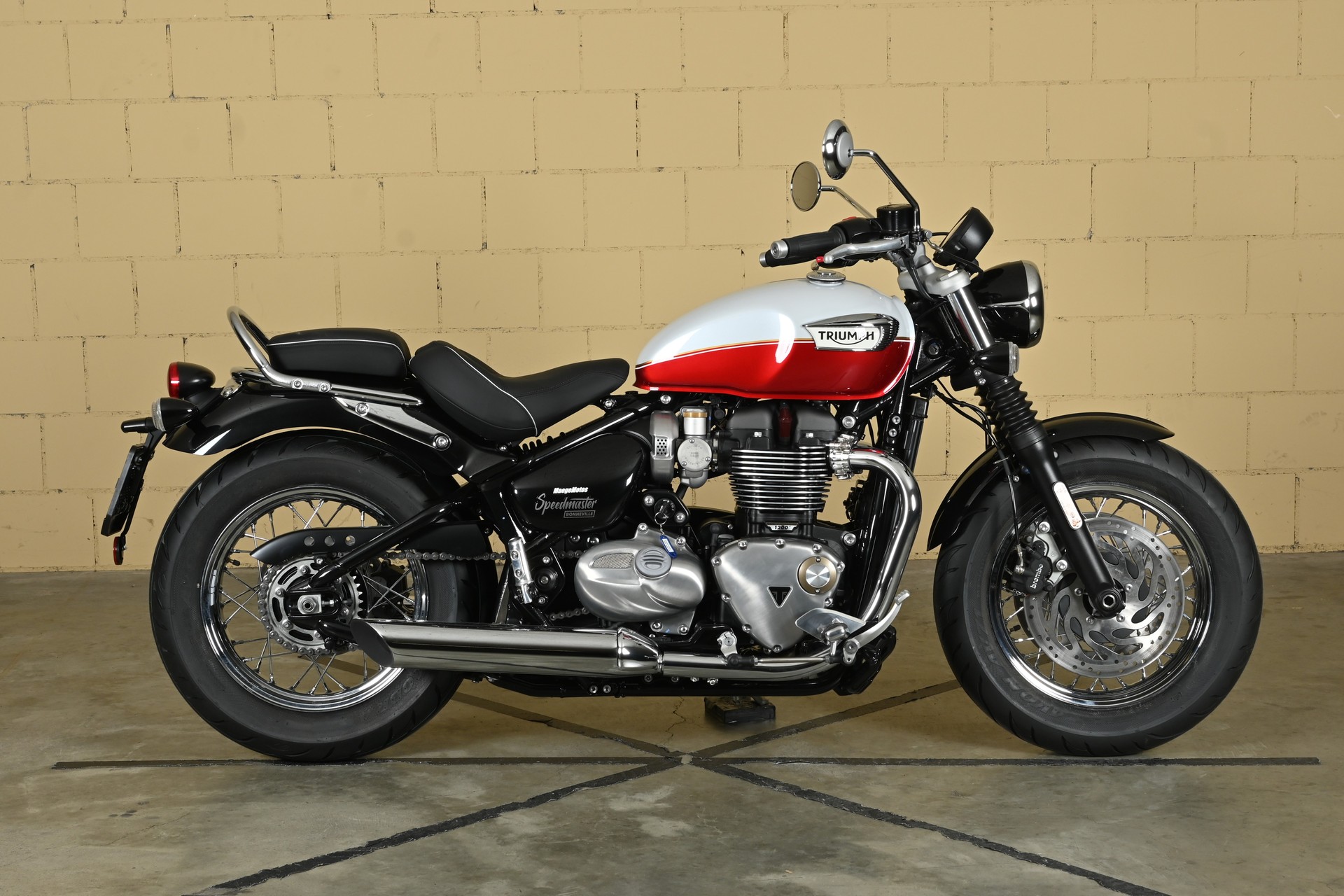 TRIUMPH Speedmaster-image-0