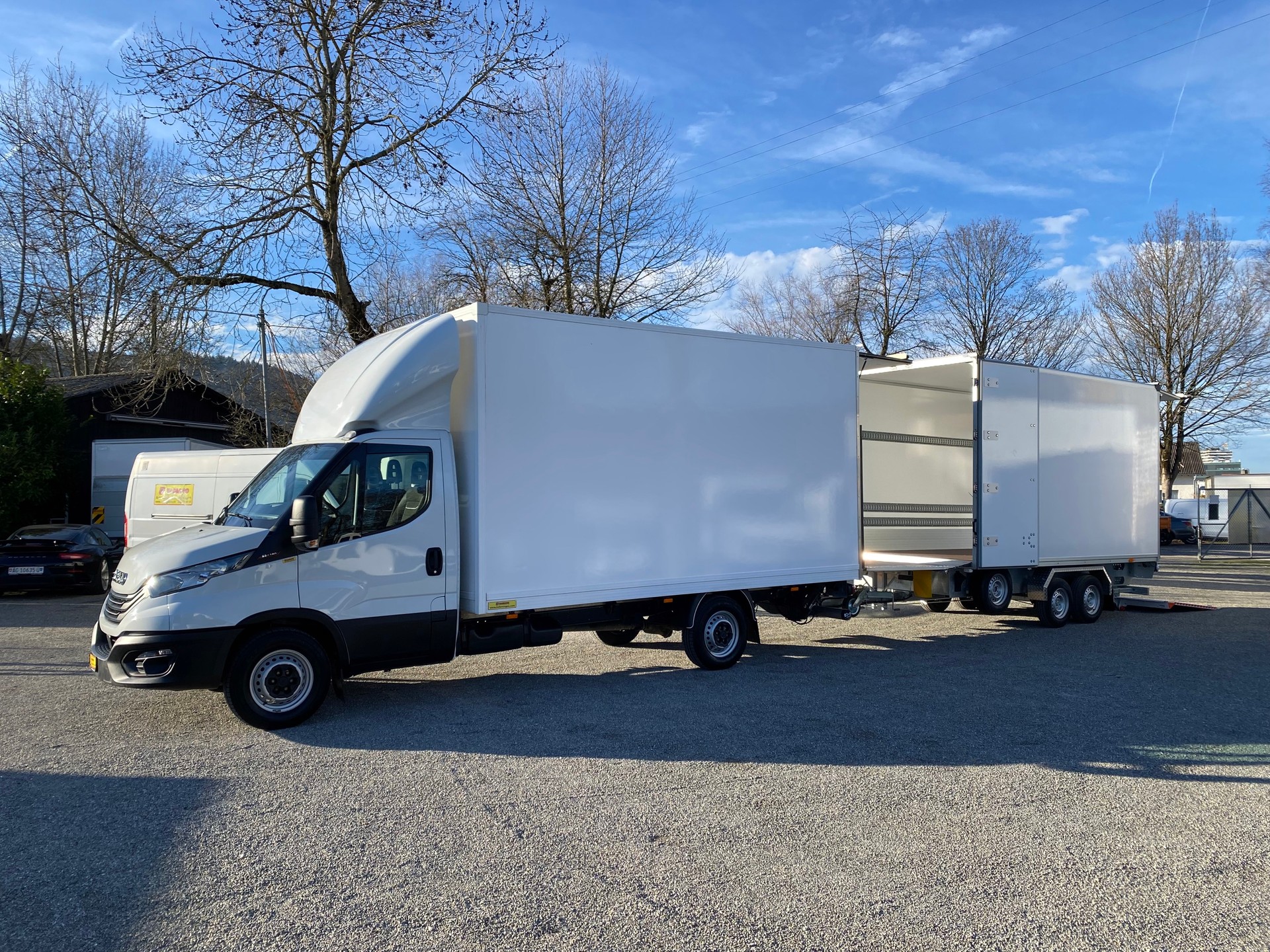 IVECO Daily 35 S 18 Durchladesystem mit 2 x Hebebühne ( AZ )-image-1