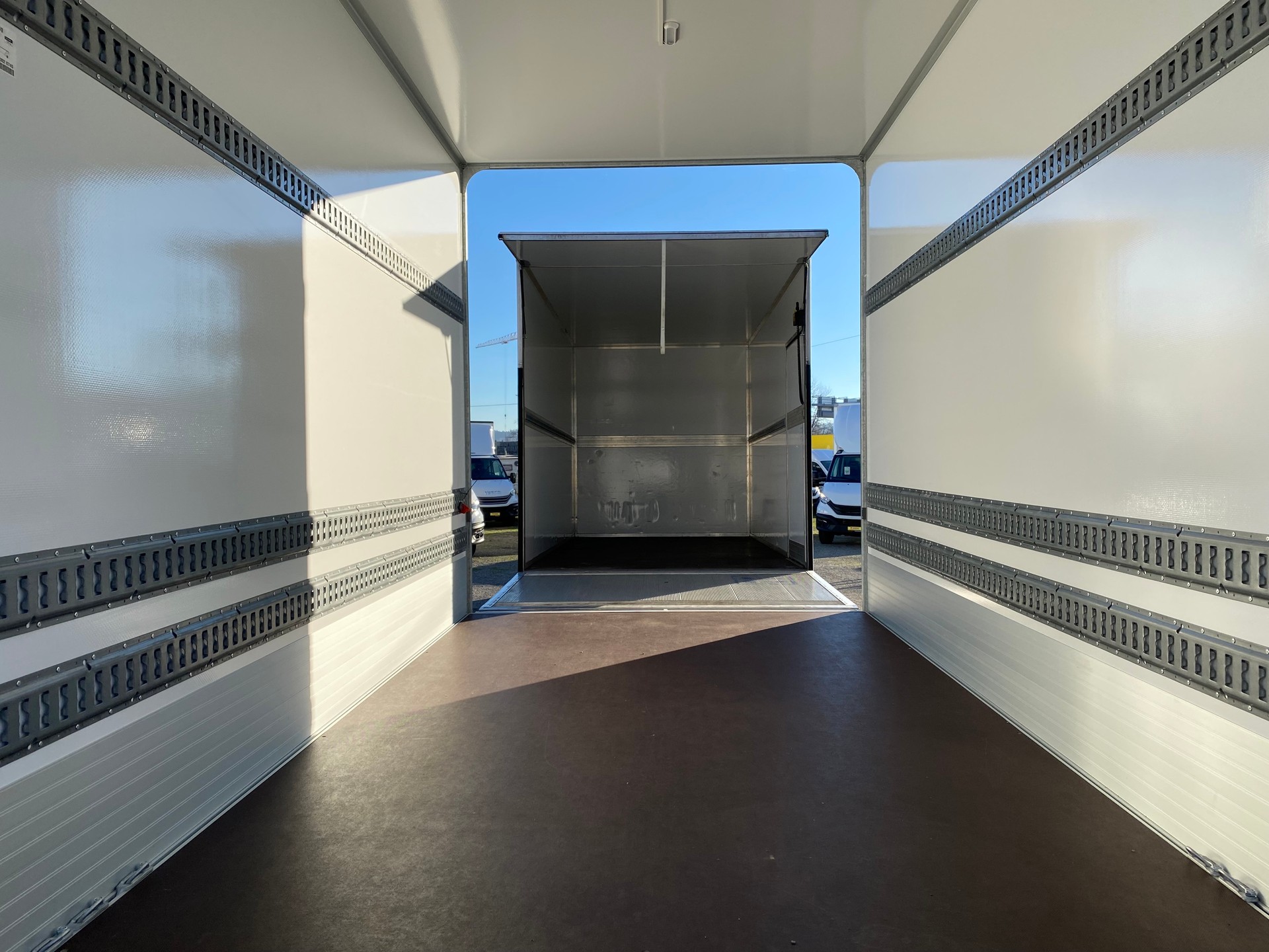 IVECO Daily 35 S 18 Durchladesystem mit 2 x Hebebühne ( AZ )-image-5