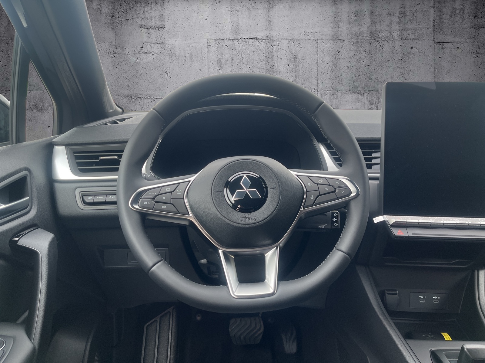 MITSUBISHI ASX 1.8 HEV Invite-image-9