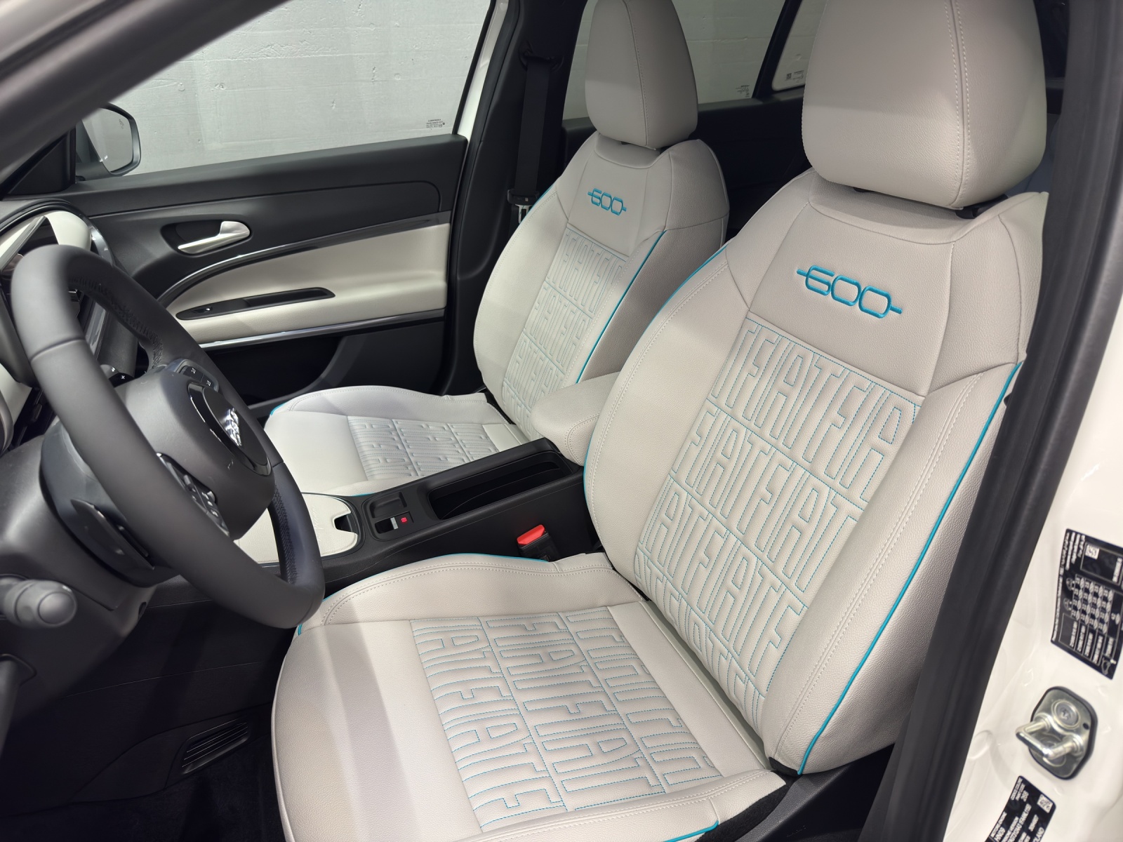 FIAT 600 1.2 Hybrid La Prima-image-14