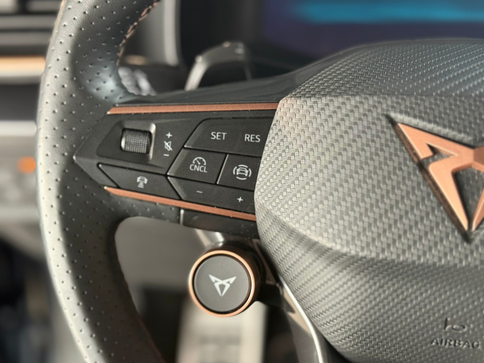 CUPRA Formentor 1.5 TSI DSG-image-11