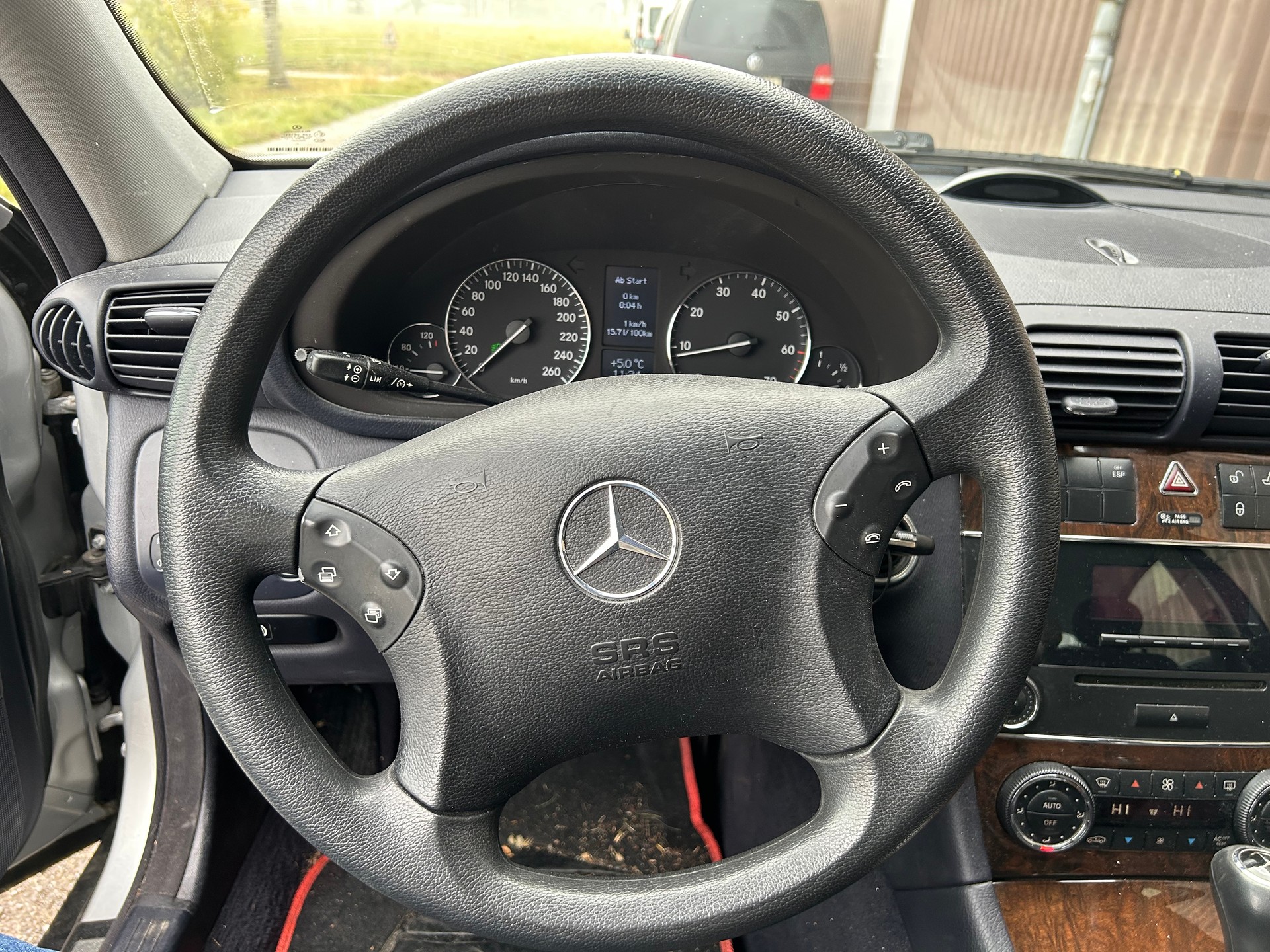 MERCEDES-BENZ C 240 Elégance 4Matic Automatic-image-7