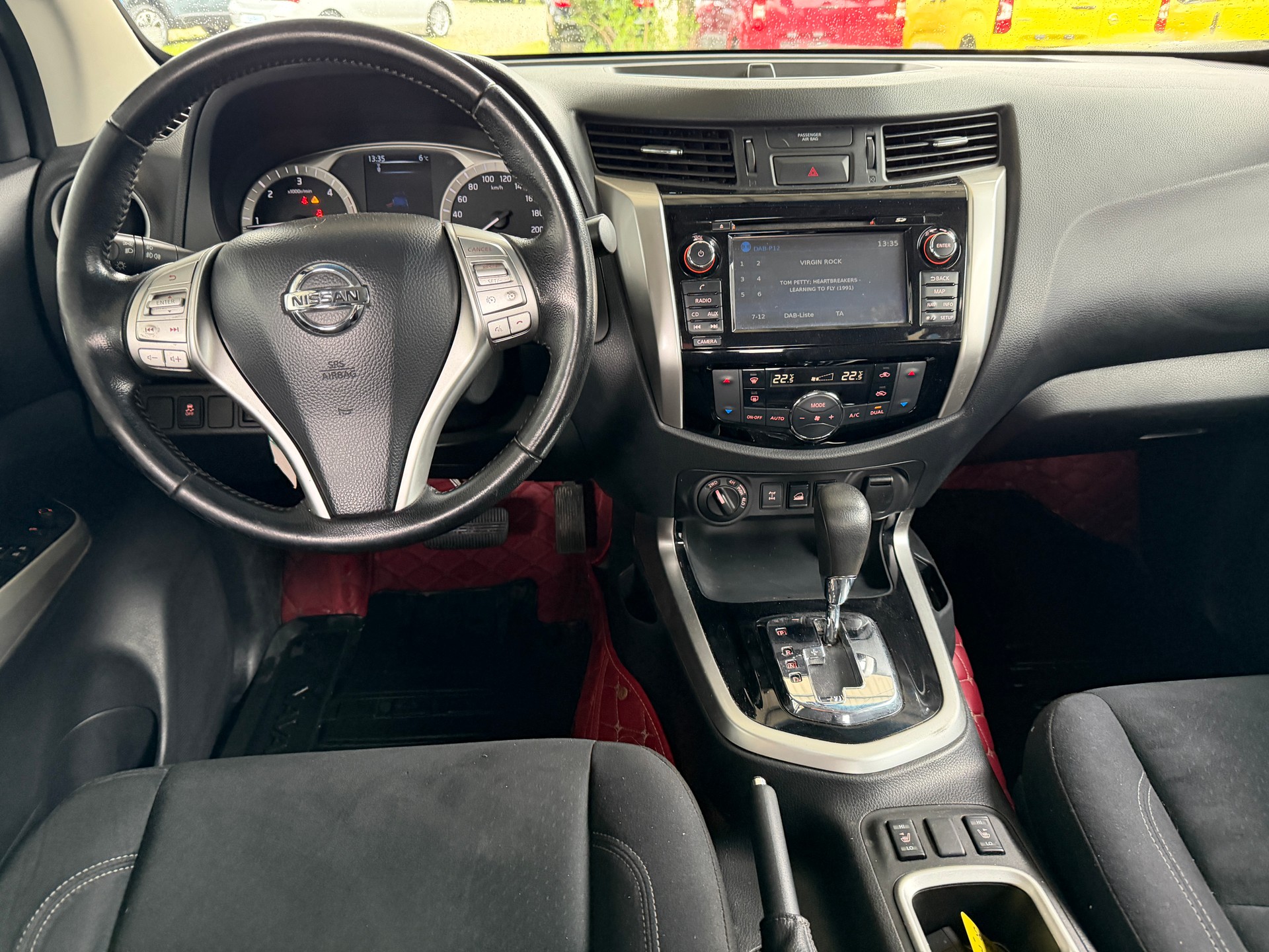 NISSAN Navara Double Cab N-Connecta 2.3 dCi 4WD Automat-showroom-element-1