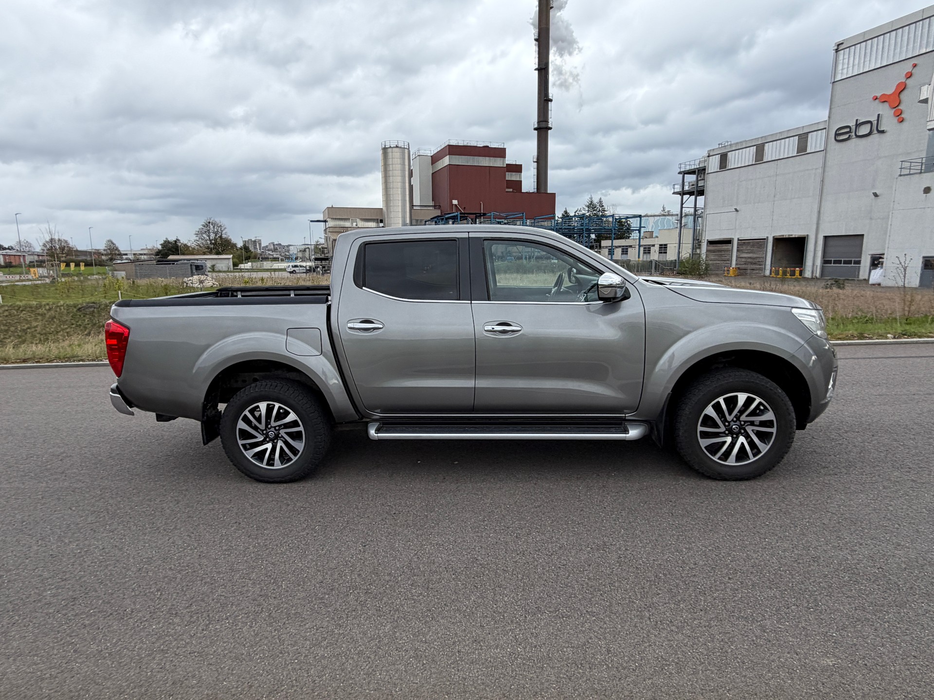 NISSAN Navara Double Cab N-Connecta 2.3 dCi 4WD Automat-image-5