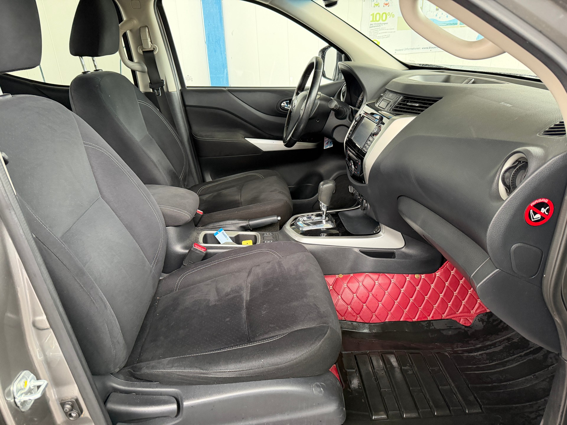 NISSAN Navara Double Cab N-Connecta 2.3 dCi 4WD Automat-image-18