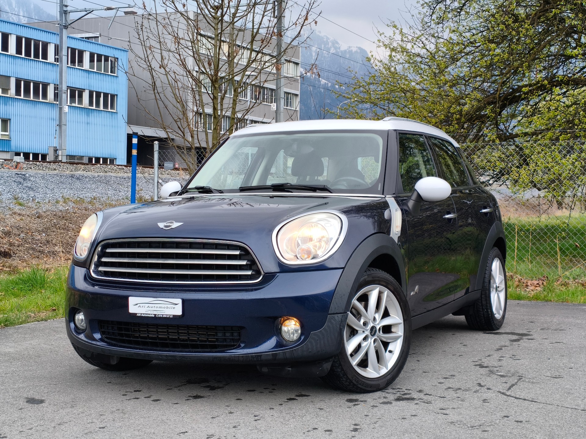 MINI Countryman Cooper D ALL4-image-1