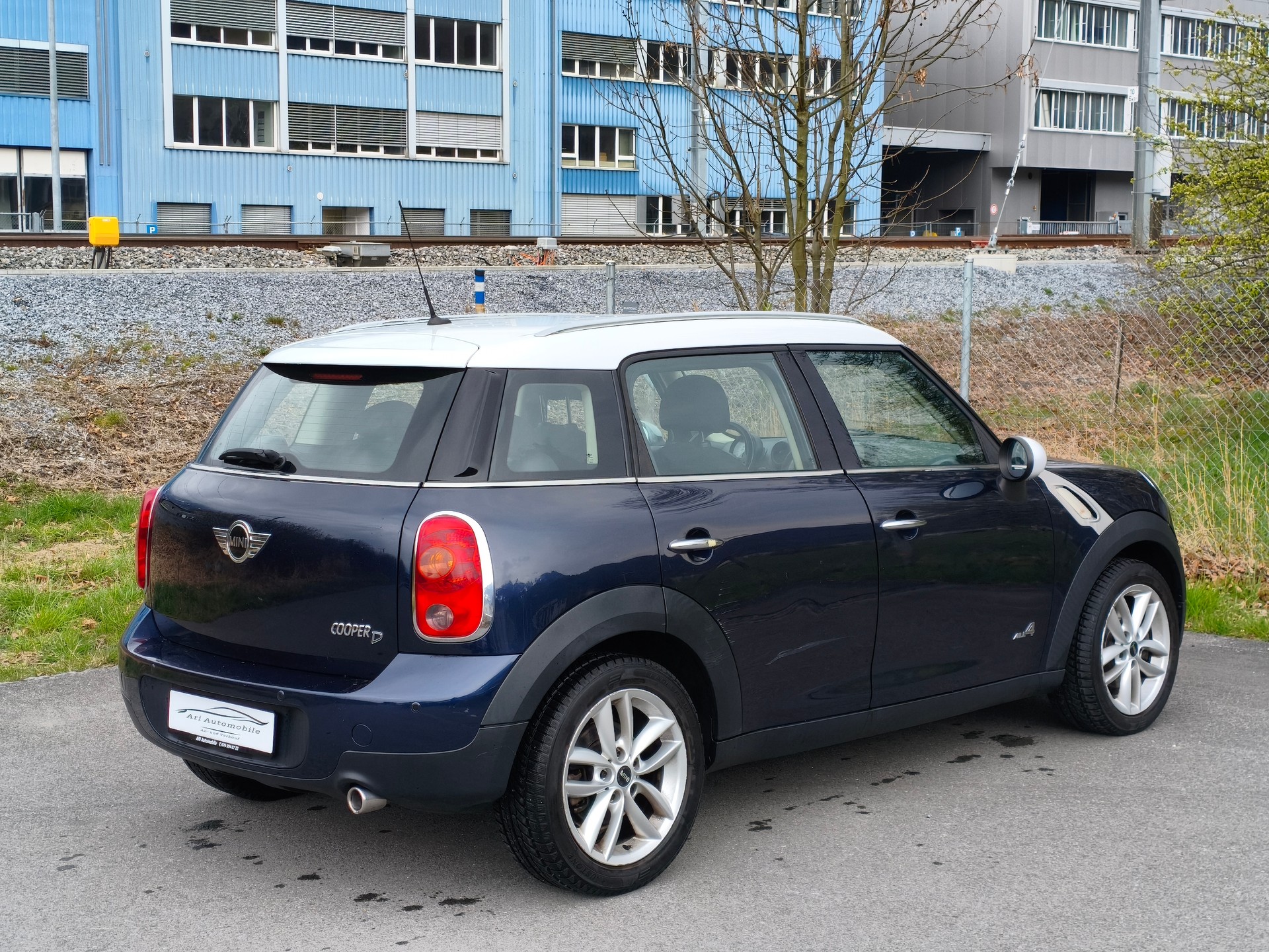 MINI Countryman Cooper D ALL4-image-5