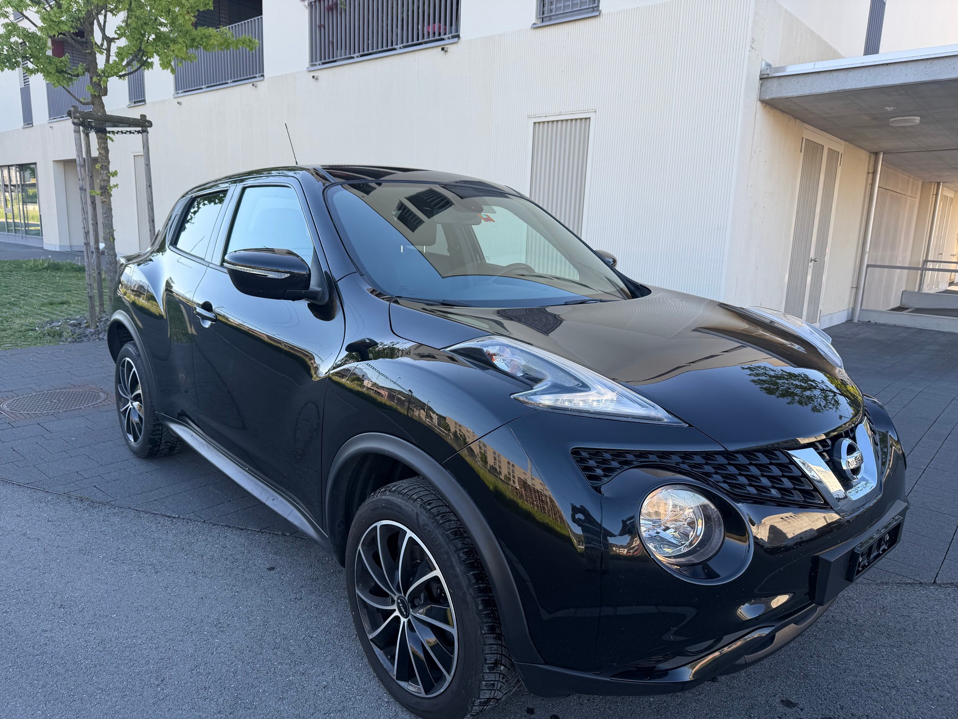 NISSAN Juke 1.6 DIG-T tekna-image-2