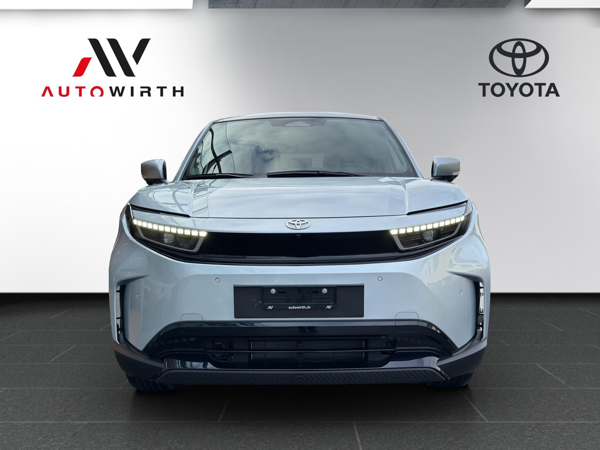 TOYOTA Urban Cruiser Premium AWD-image-1