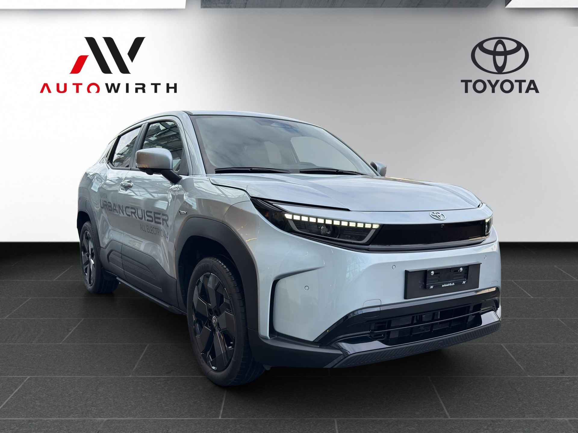 TOYOTA Urban Cruiser Premium AWD-image-2