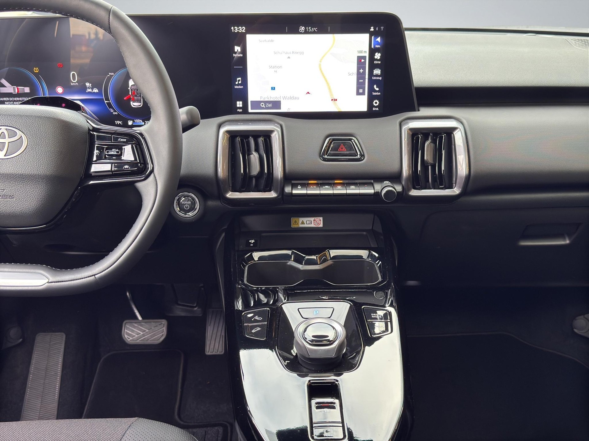 TOYOTA Urban Cruiser Premium AWD-image-12
