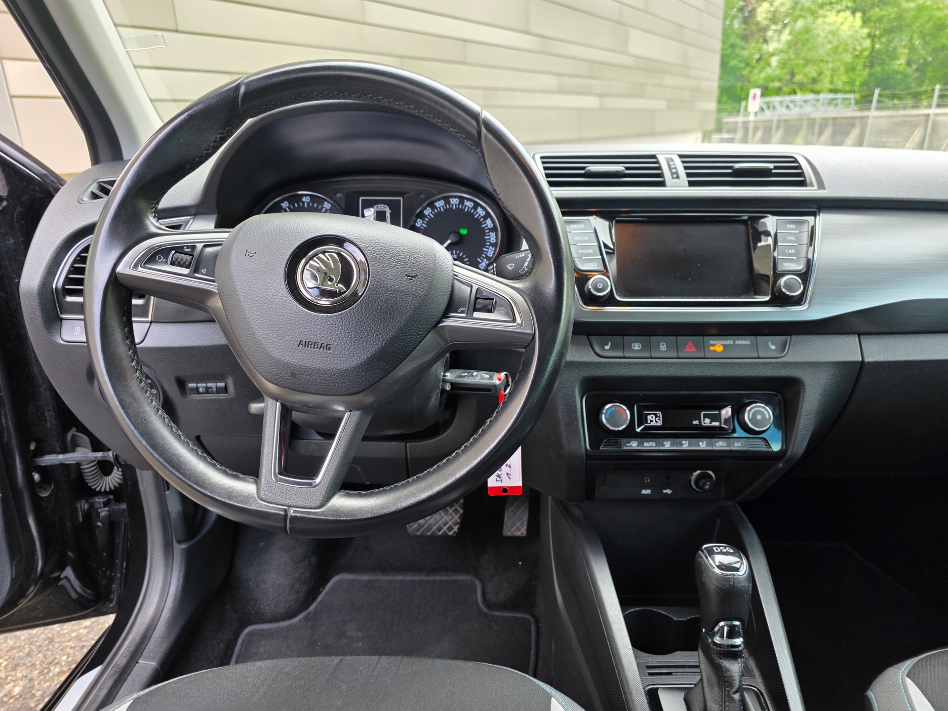 SKODA Fabia 1.2 TSI Swiss Joy DSG-image-18