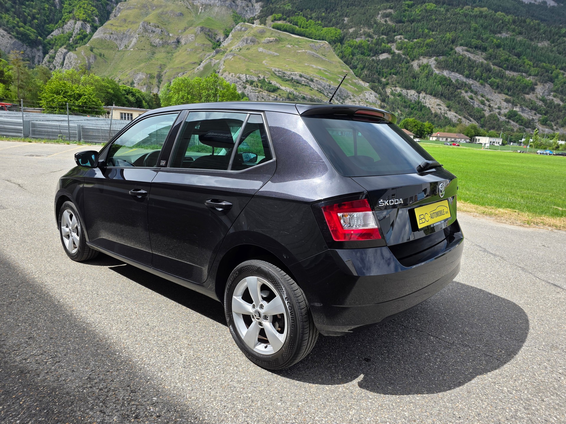 SKODA Fabia 1.2 TSI Swiss Joy DSG-image-12