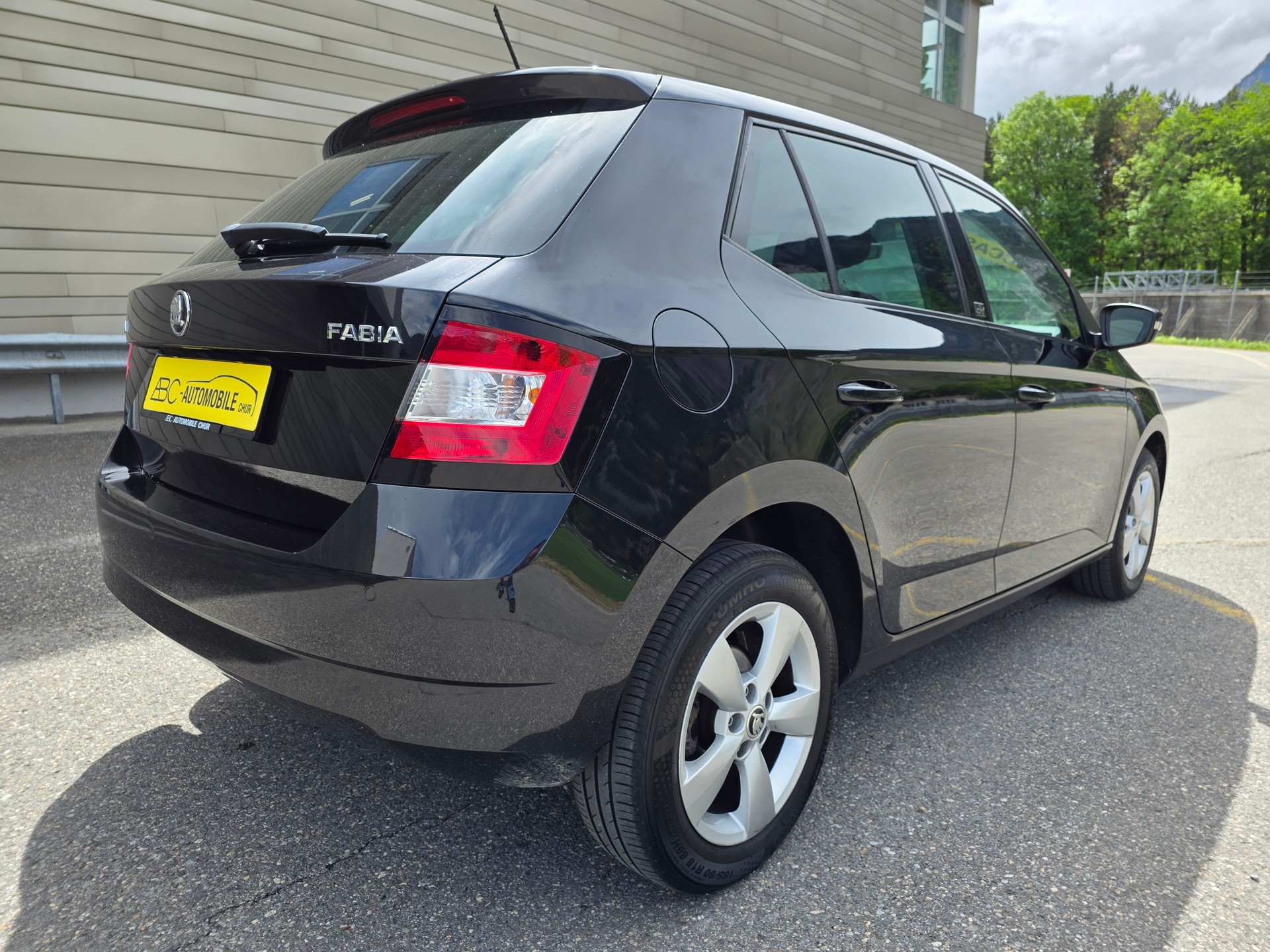 SKODA Fabia 1.2 TSI Swiss Joy DSG-image-9