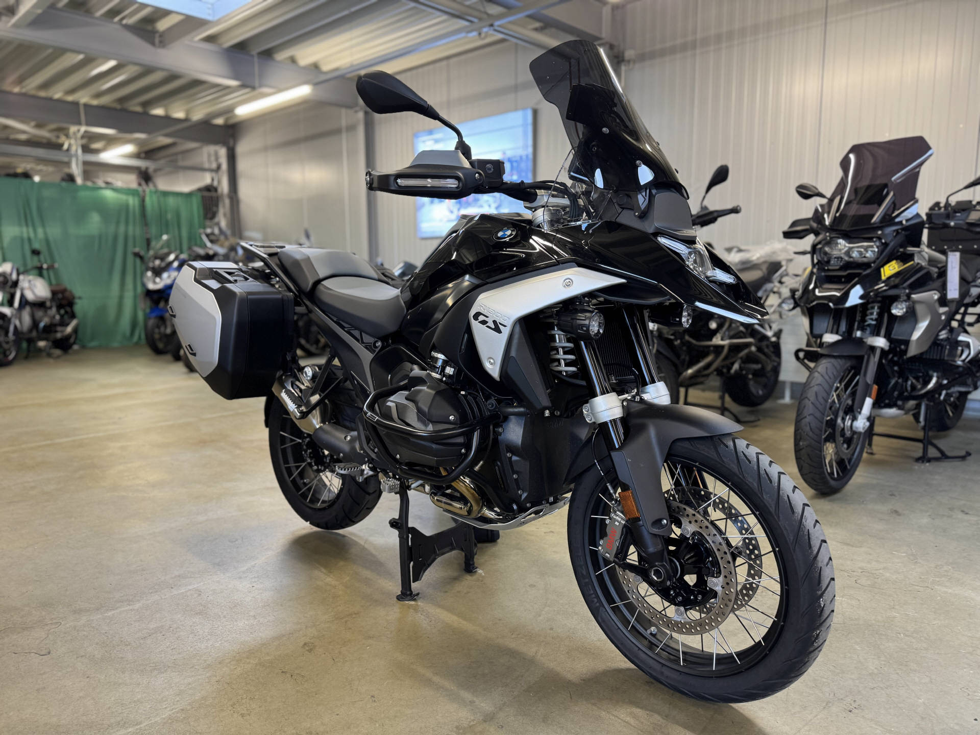 BMW R 1300 GS-image-4