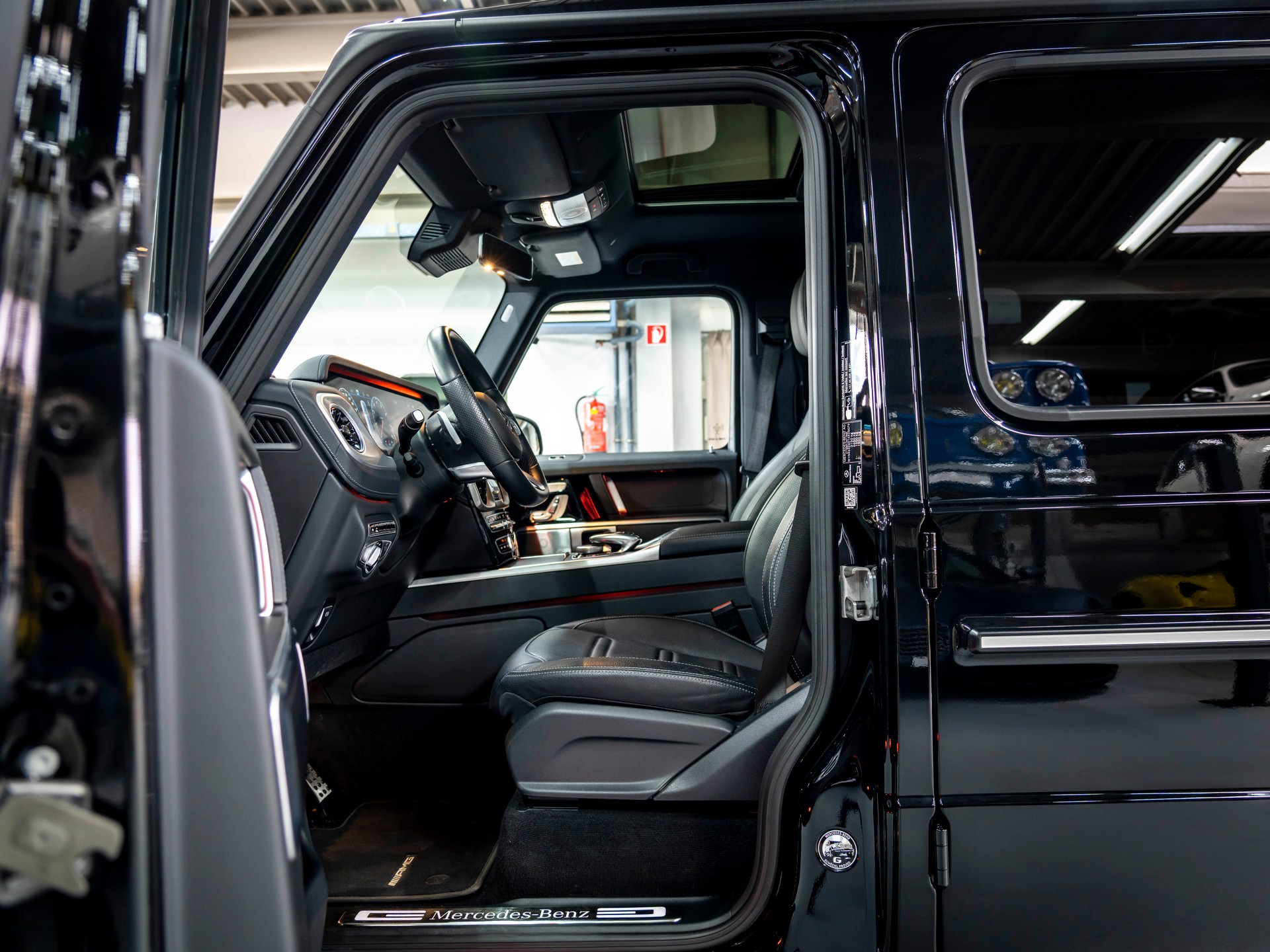 MERCEDES-BENZ G 500 AMG Line 9G-Tronic-image-19