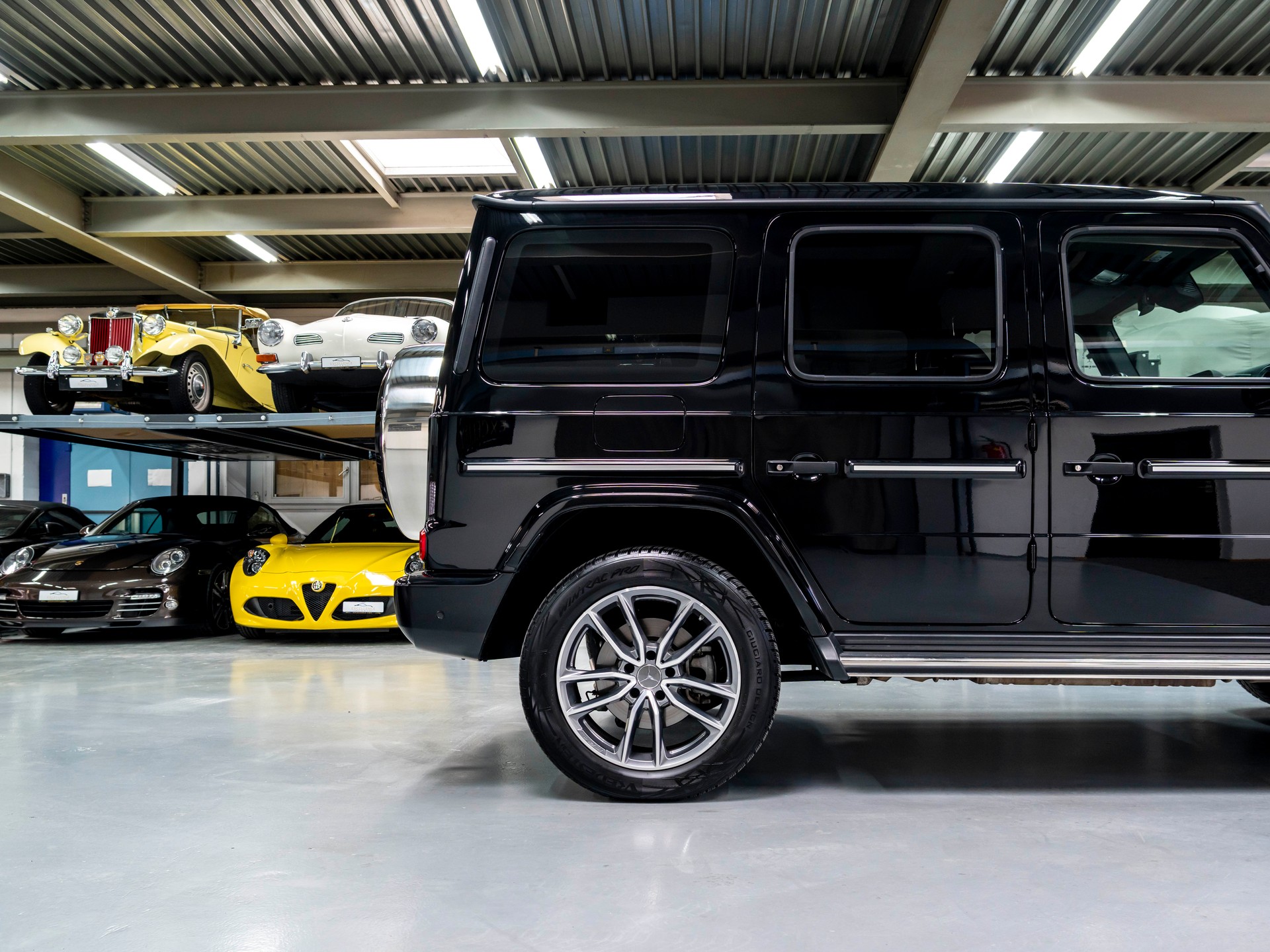 MERCEDES-BENZ G 500 AMG Line 9G-Tronic-image-12