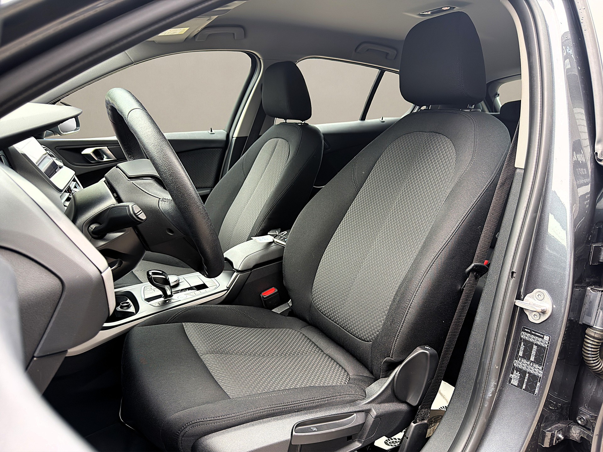 BMW 118i Steptronic-image-8