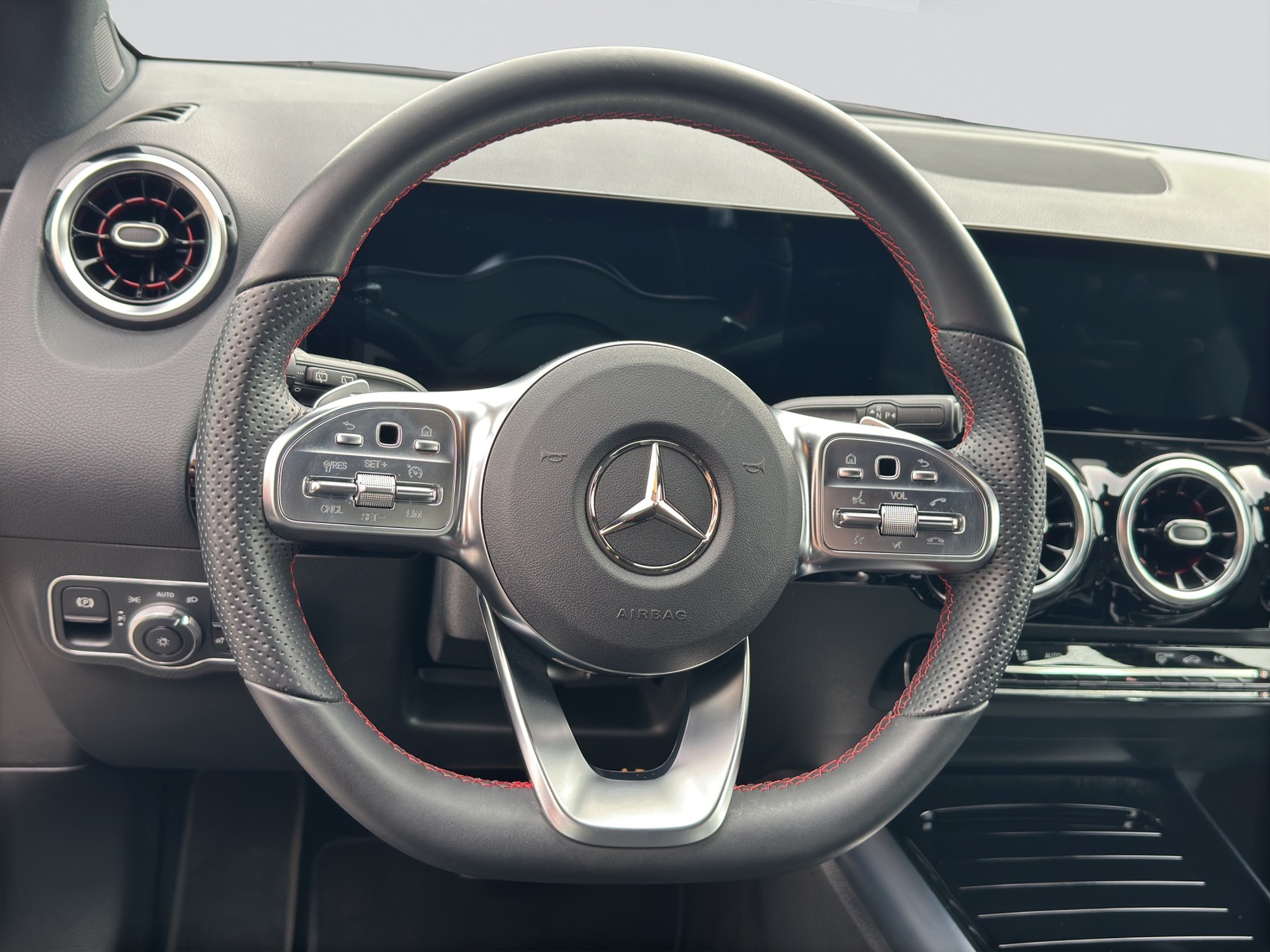 MERCEDES-BENZ GLA 35 AMG 4Matic 8G-Speedshift DCT-image-9