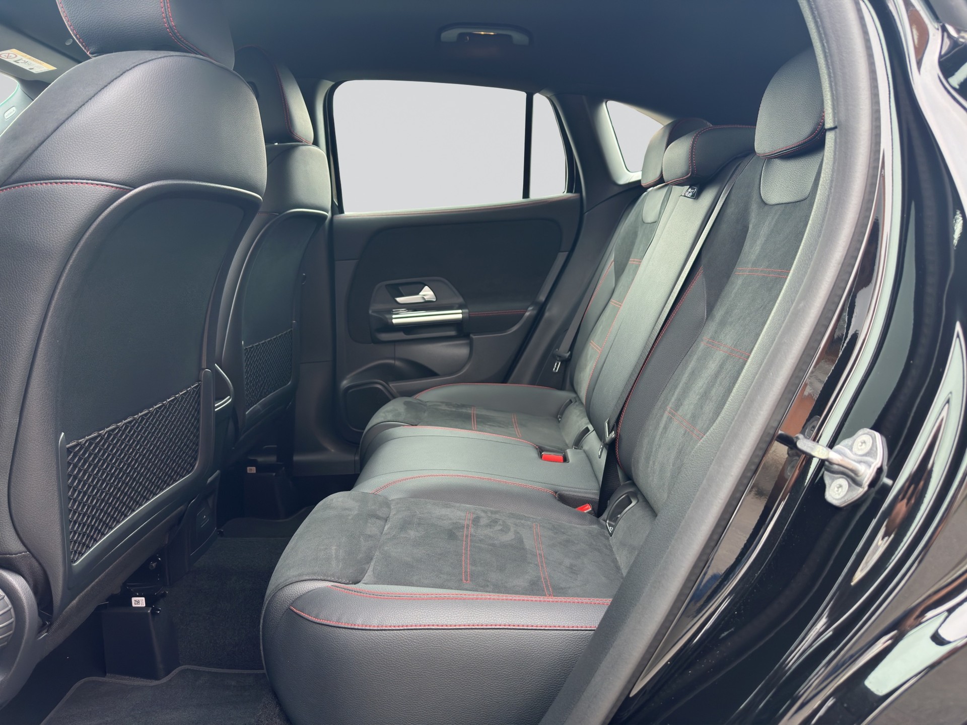 MERCEDES-BENZ GLA 35 AMG 4Matic 8G-Speedshift DCT-image-7