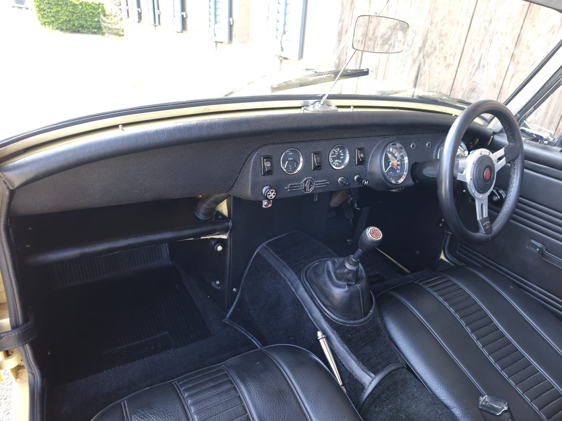 MG Midget MkIII-image-10