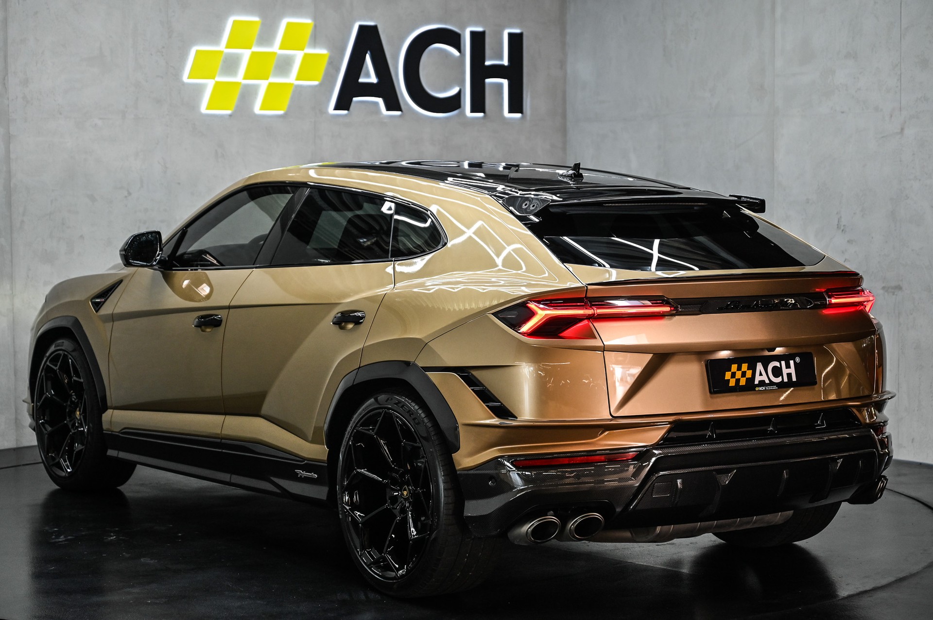 LAMBORGHINI Urus Performante 60 Anniversario 666-image-5