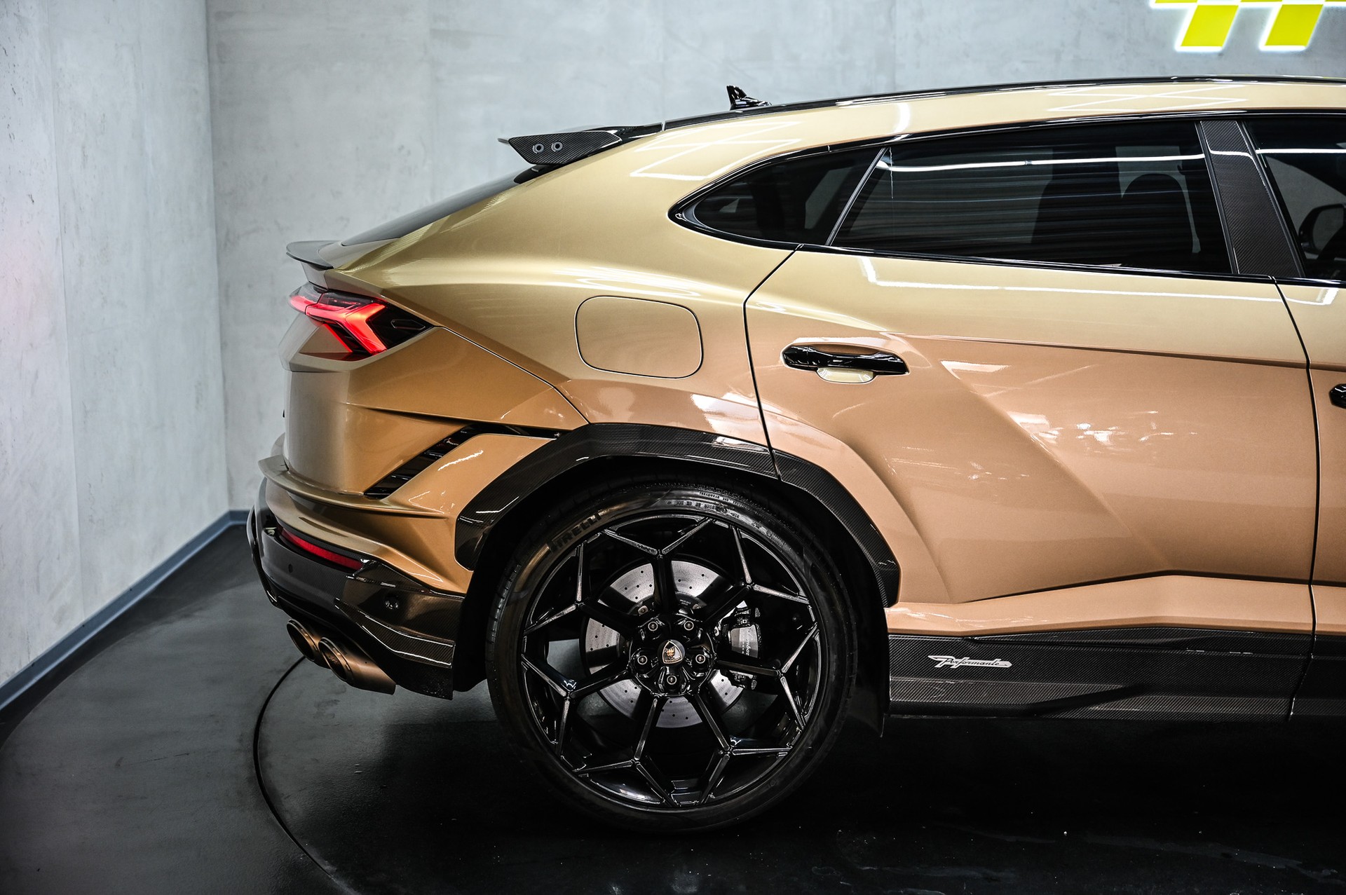 LAMBORGHINI Urus Performante 60 Anniversario 666-image-13