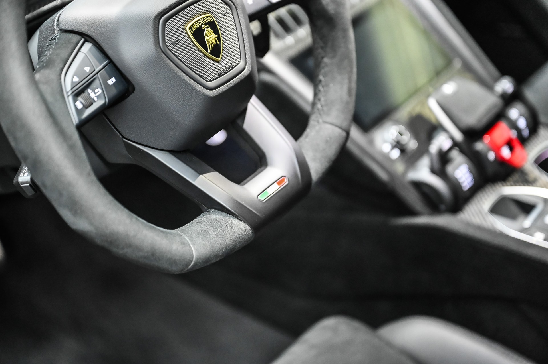 LAMBORGHINI Urus Performante 60 Anniversario 666-image-29