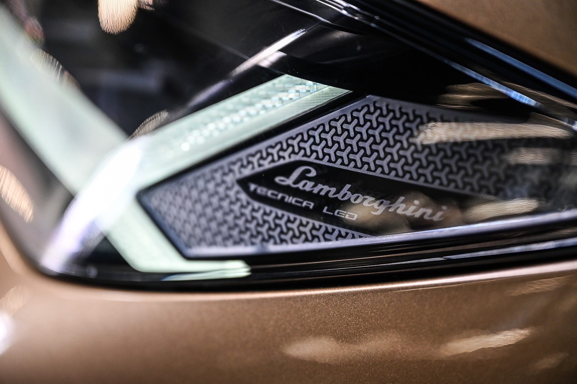 LAMBORGHINI Urus Performante 60 Anniversario 666-image-18