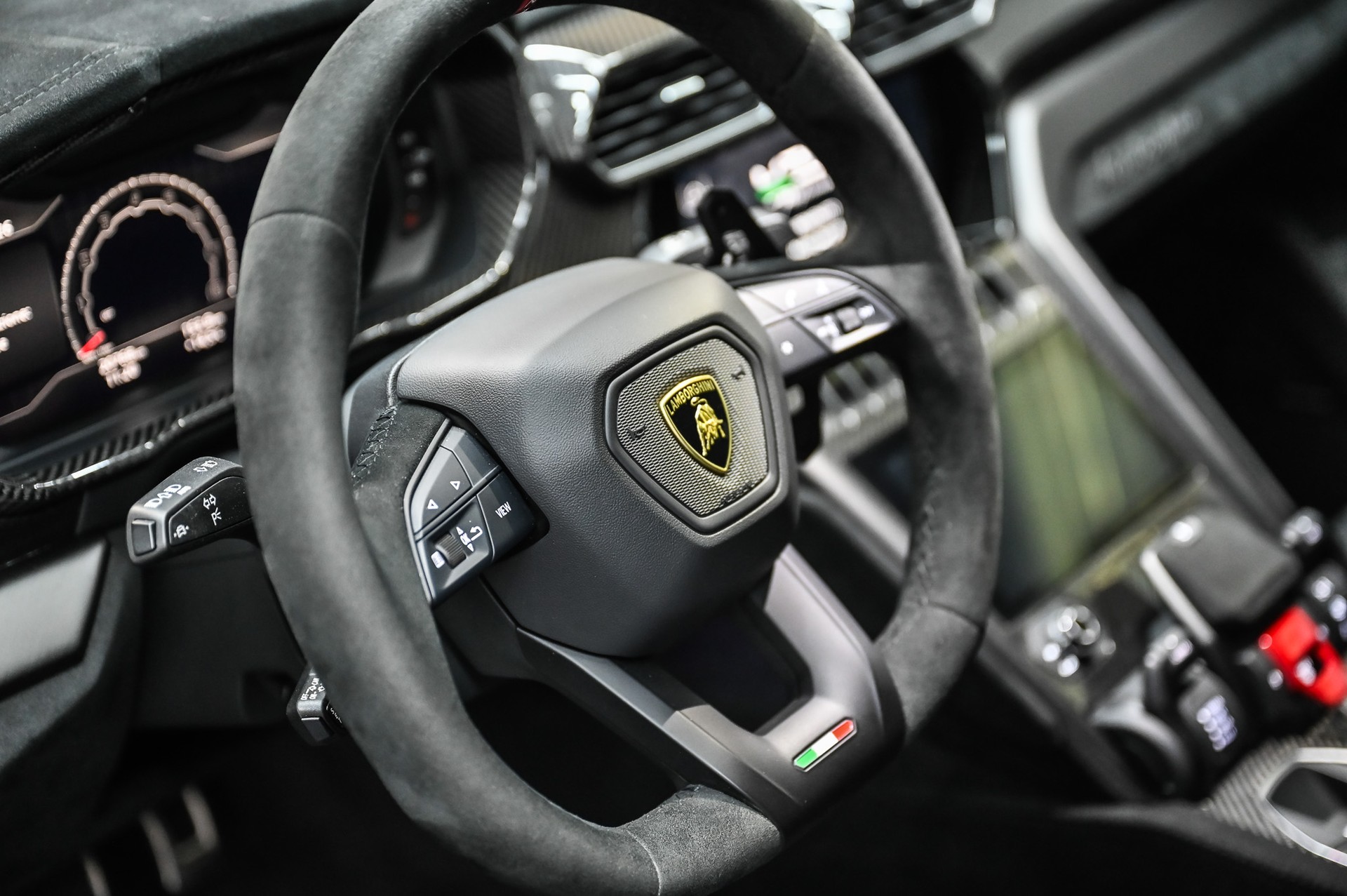 LAMBORGHINI Urus Performante 60 Anniversario 666-image-28