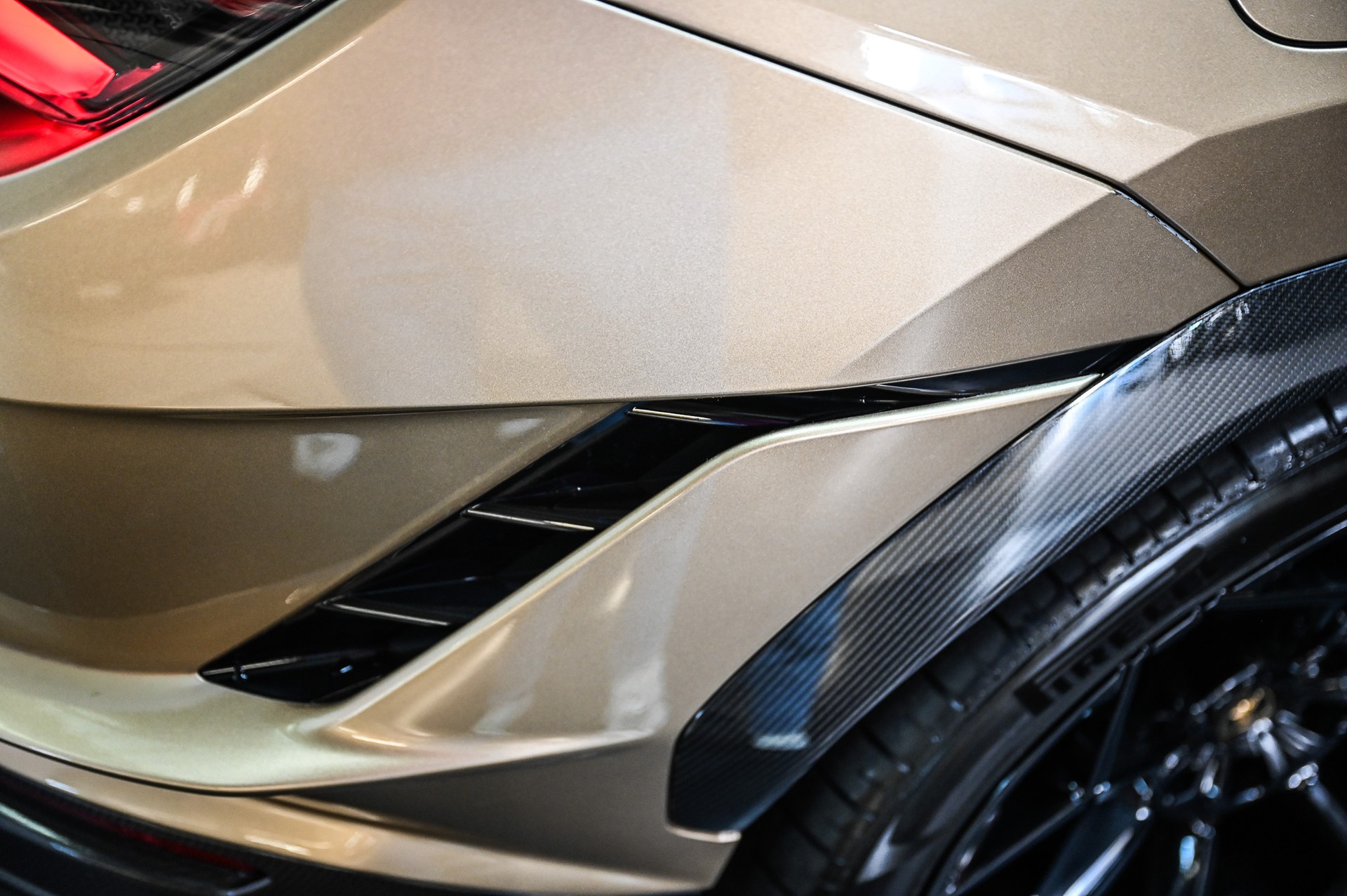 LAMBORGHINI Urus Performante 60 Anniversario 666-image-21