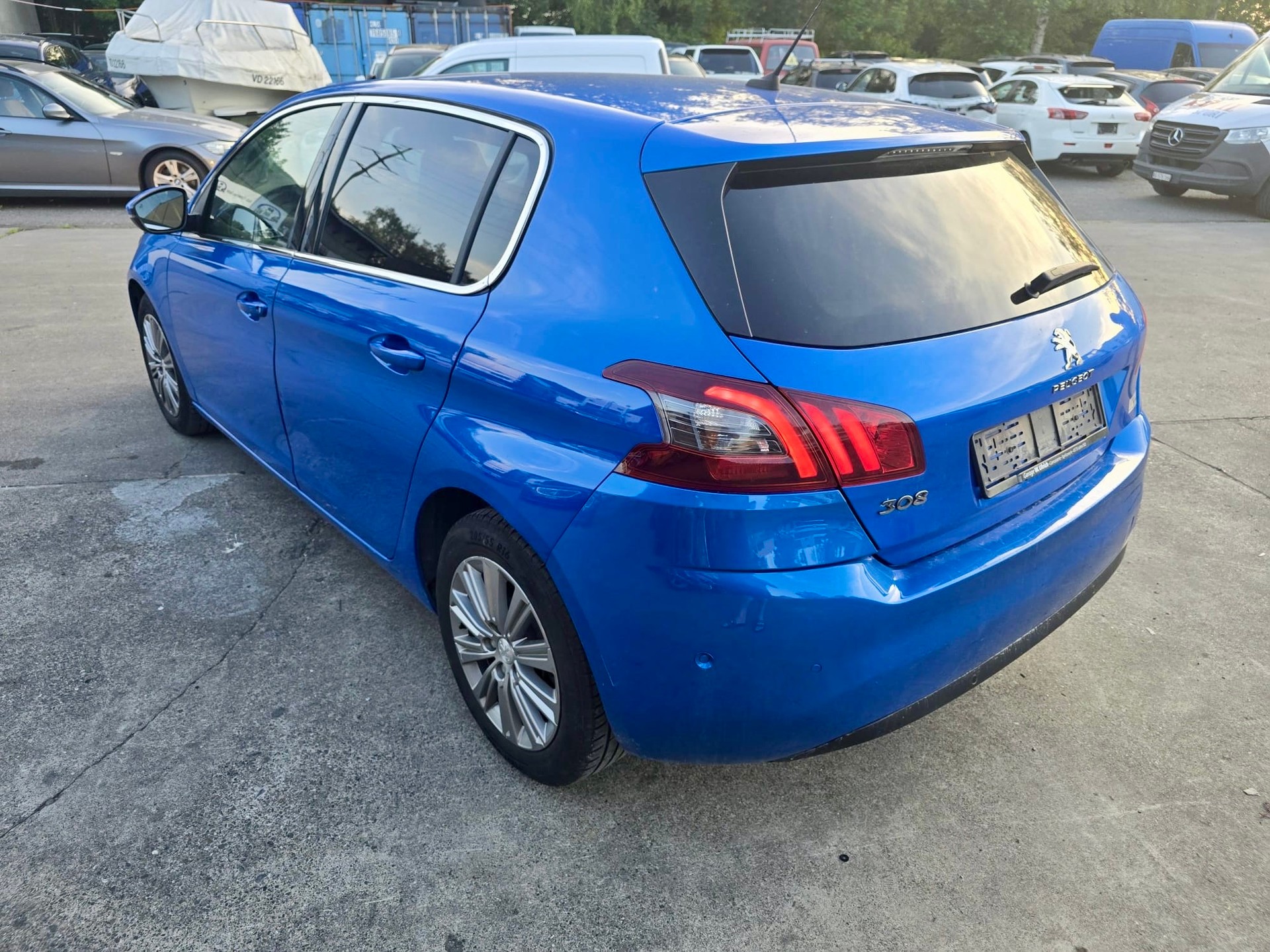PEUGEOT 308 1.2 Pure Tech Allure Pack EAT8-image-3