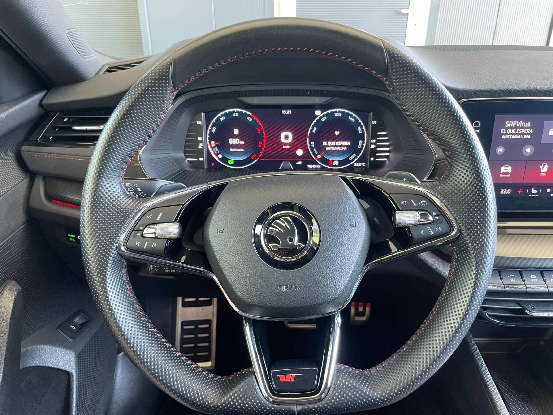 SKODA Octavia Combi 2.0 TDI RS 4x4 DSG-image-8