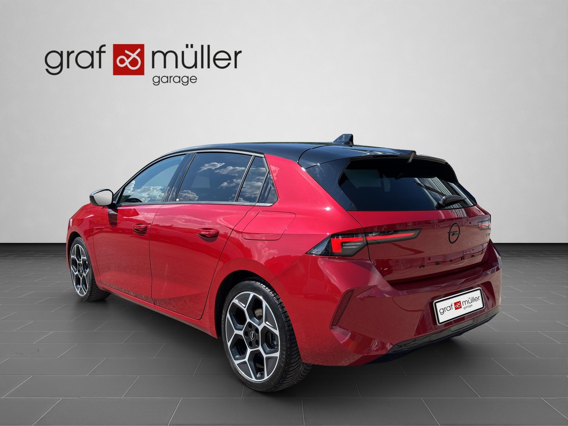 OPEL Astra 1.6 T PHEV 180 Swiss Plus-image-18