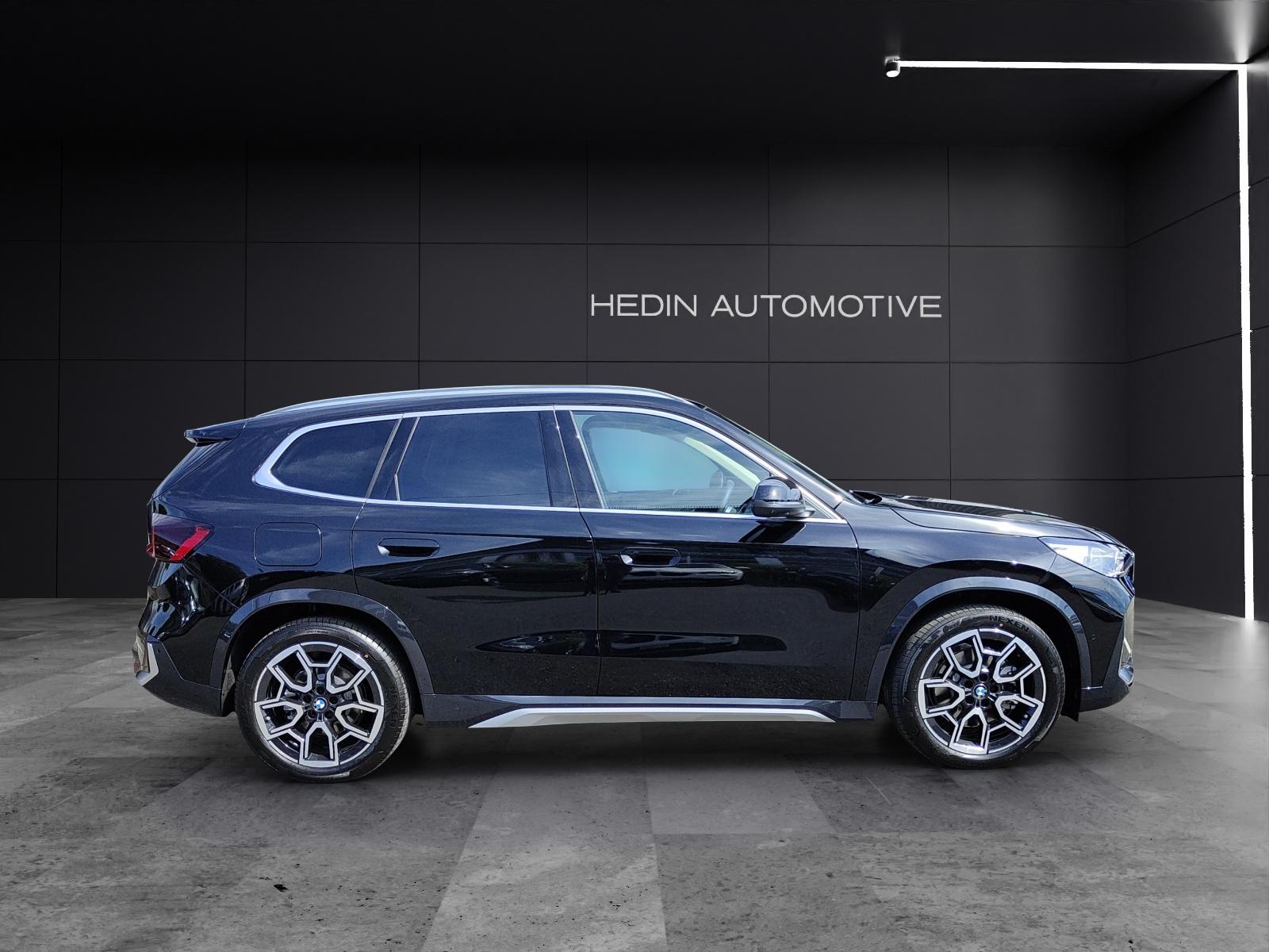 BMW iX1 30 xDrive-image-6